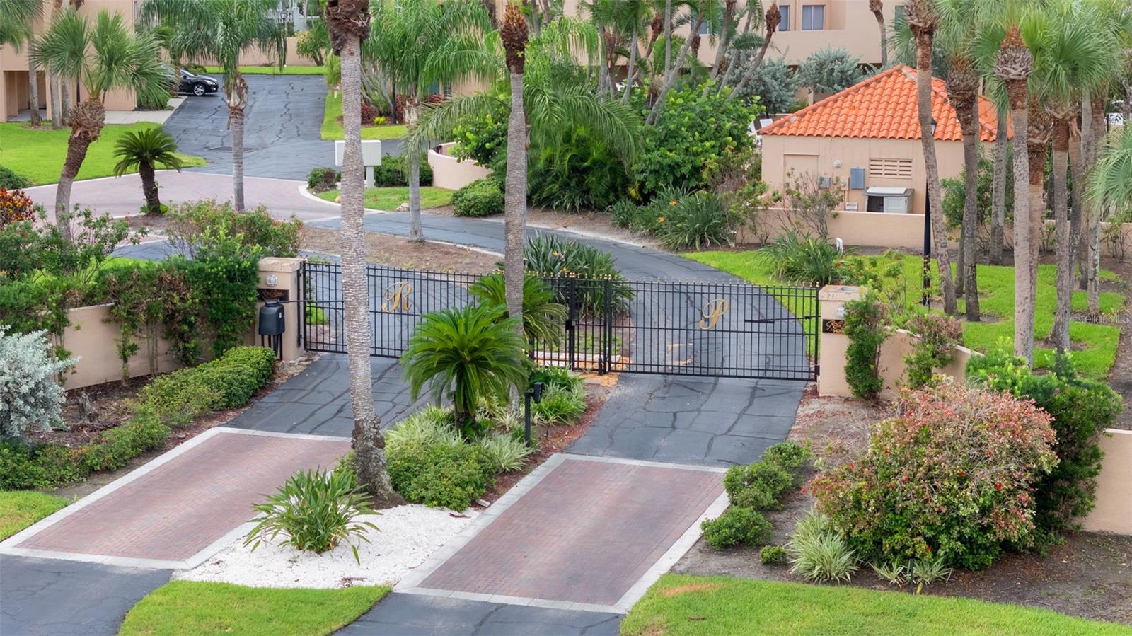 Image 2 of 89 For 1605 Royal Palm Drive S D