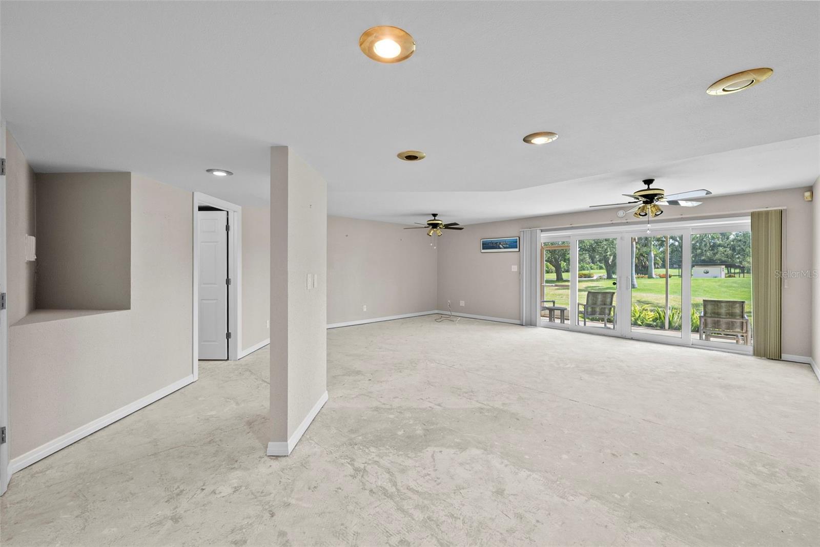Image 59 of 89 For 1605 Royal Palm Drive S D