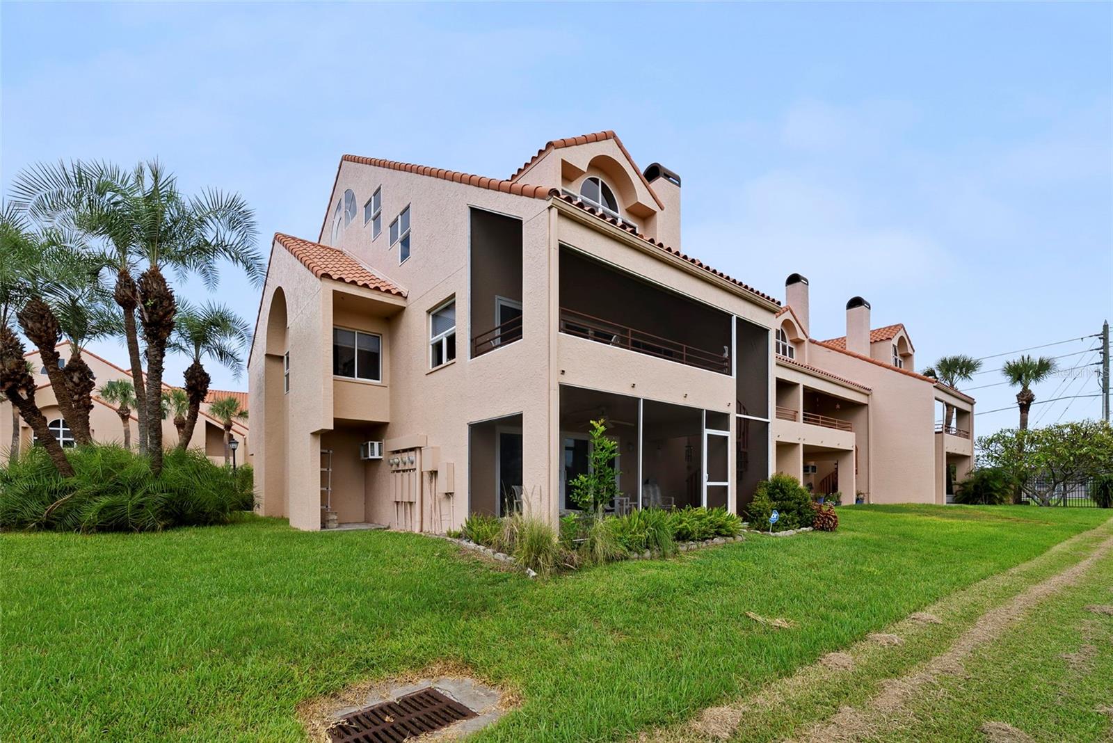Image 6 of 89 For 1605 Royal Palm Drive S D