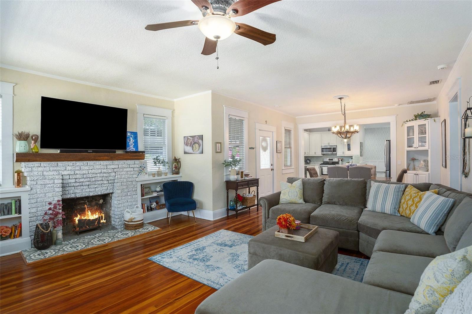 Image 3 of 43 For 209 North Street