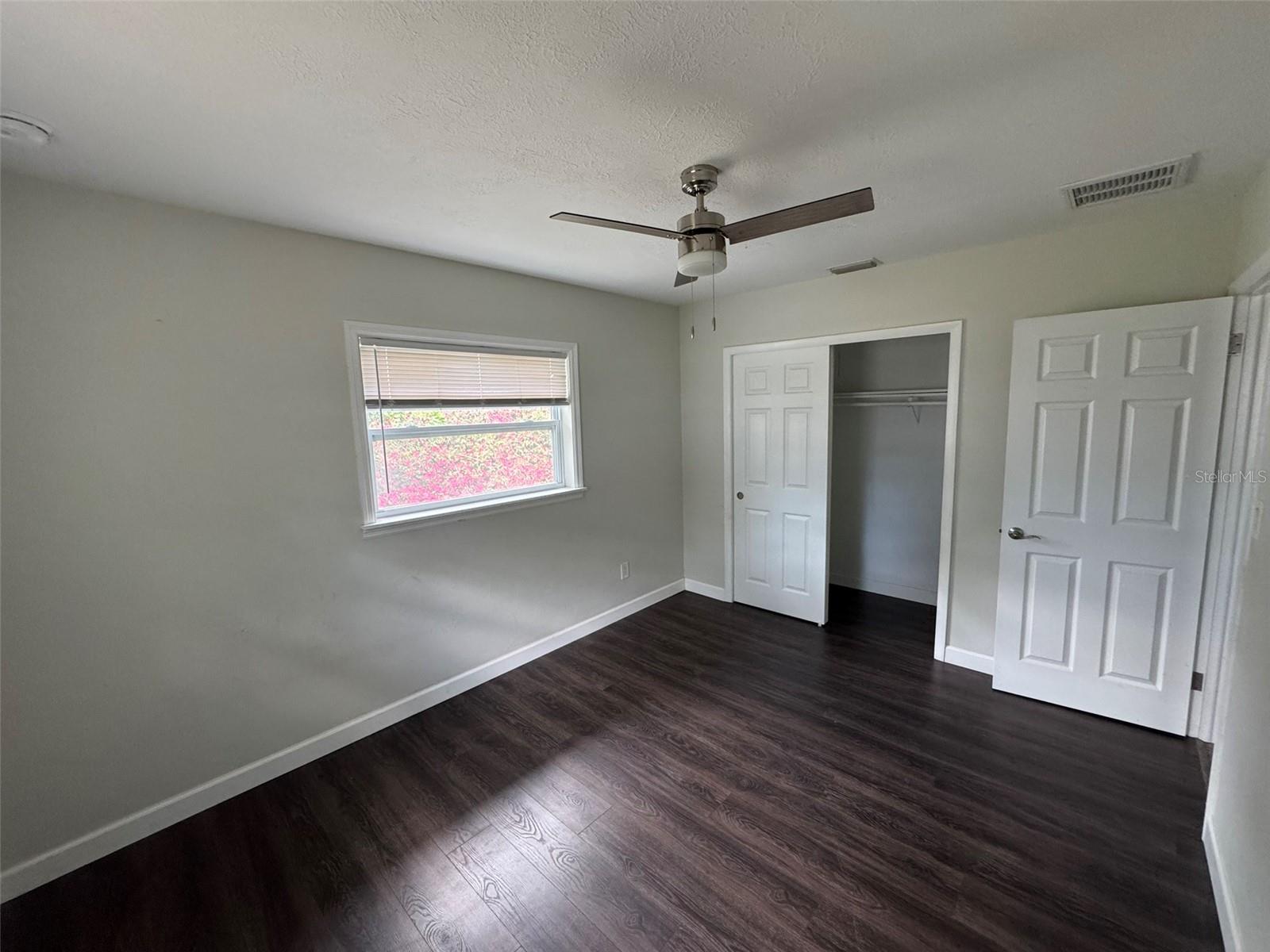 Image 20 of 30 For 1713 Valencia Drive E