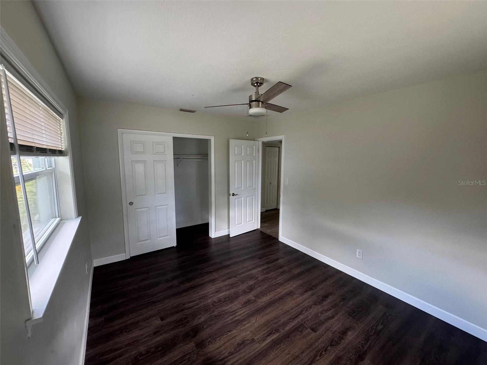 Image 21 of 30 For 1713 Valencia Drive E