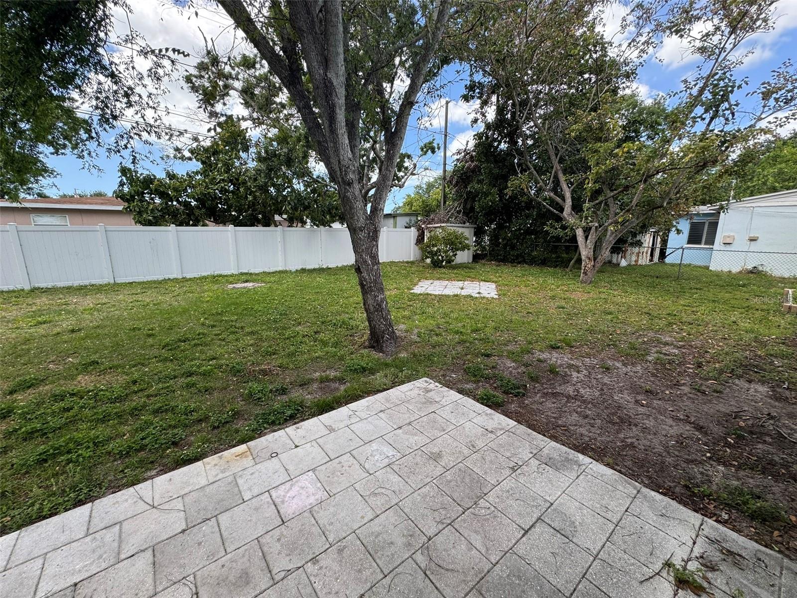 Image 26 of 30 For 1713 Valencia Drive E