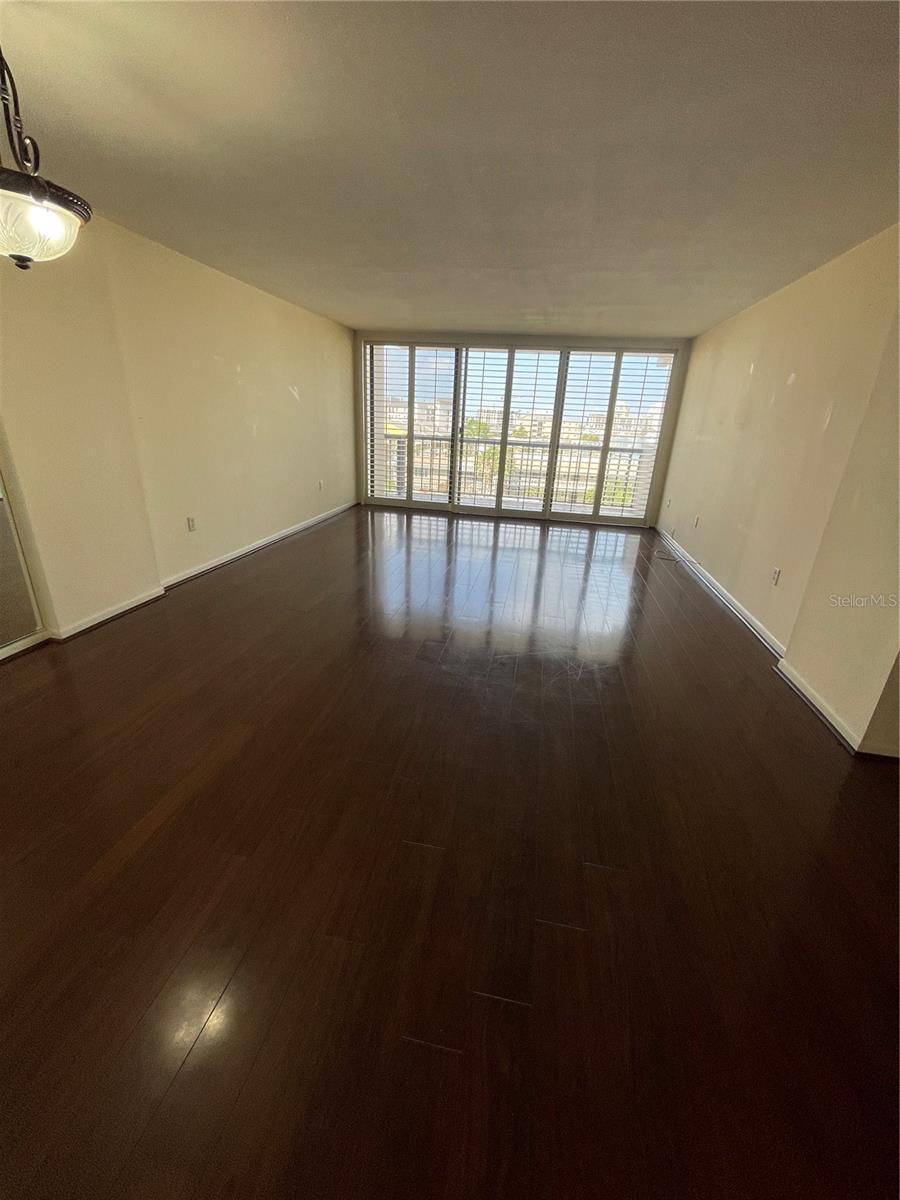 Image 14 of 36 For 400 Island Way 505