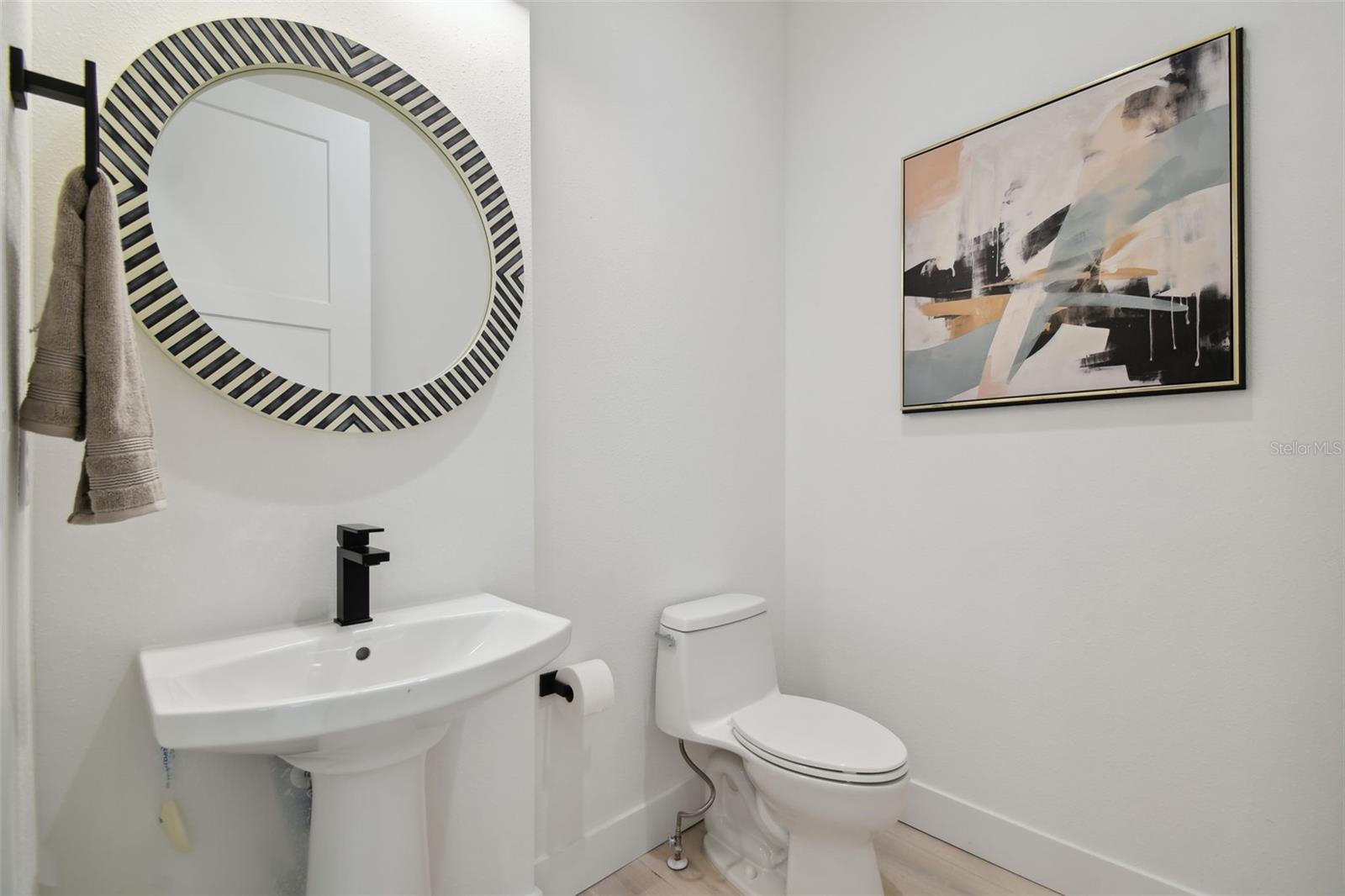Image 19 of 60 For 2724 5th Avenue S