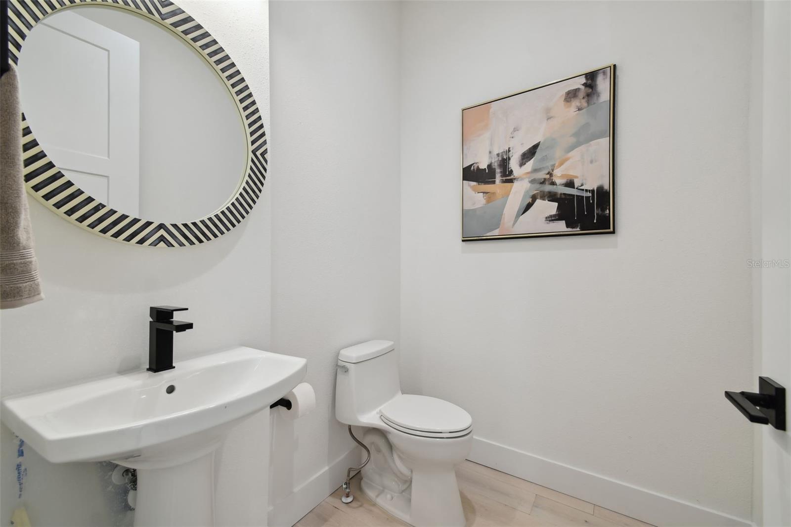 Image 20 of 60 For 2724 5th Avenue S