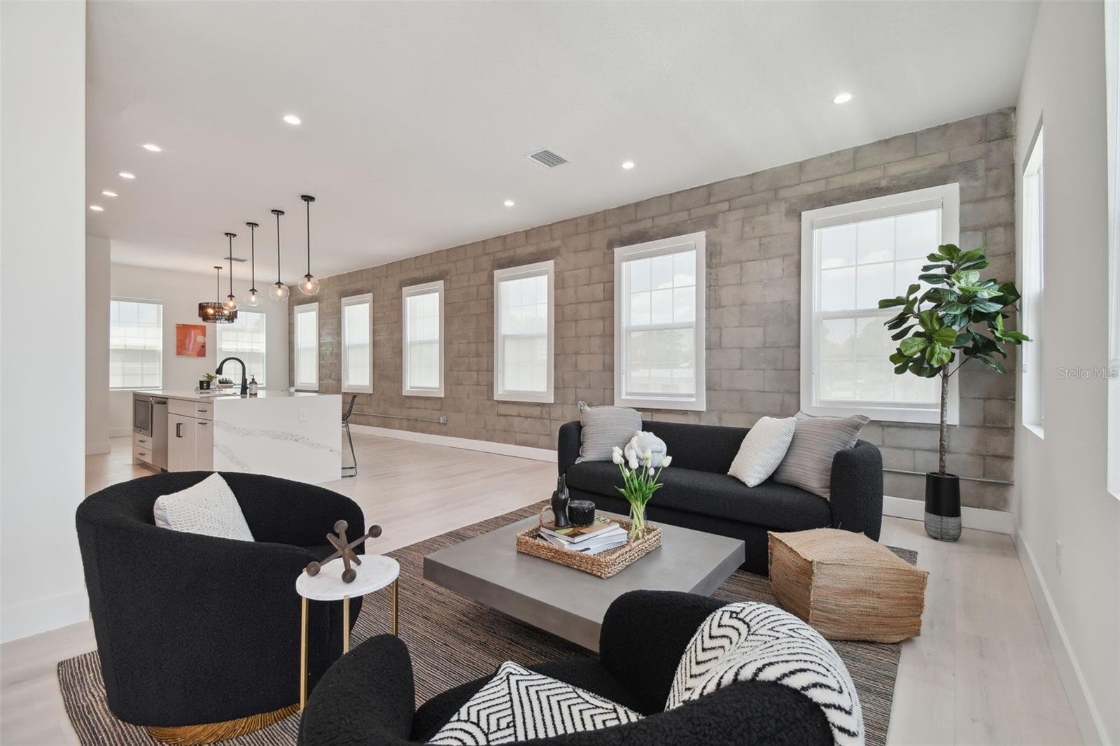 Image 40 of 60 For 2724 5th Avenue S