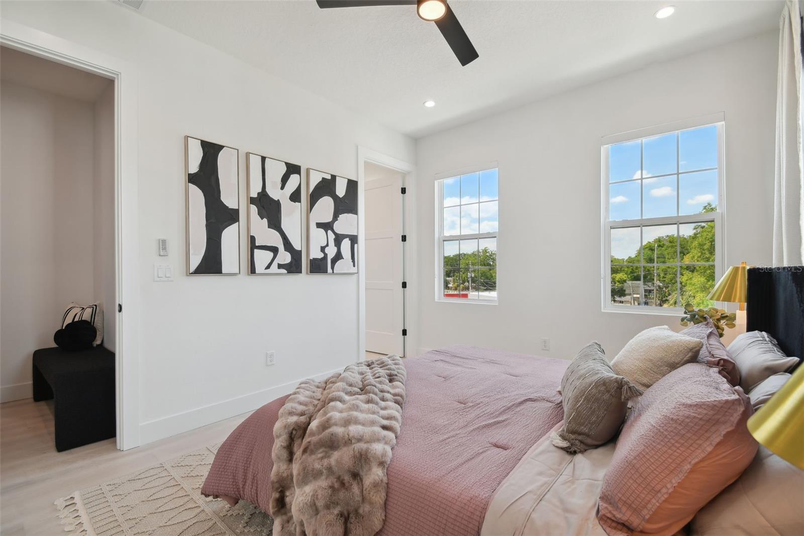 Image 42 of 60 For 2724 5th Avenue S