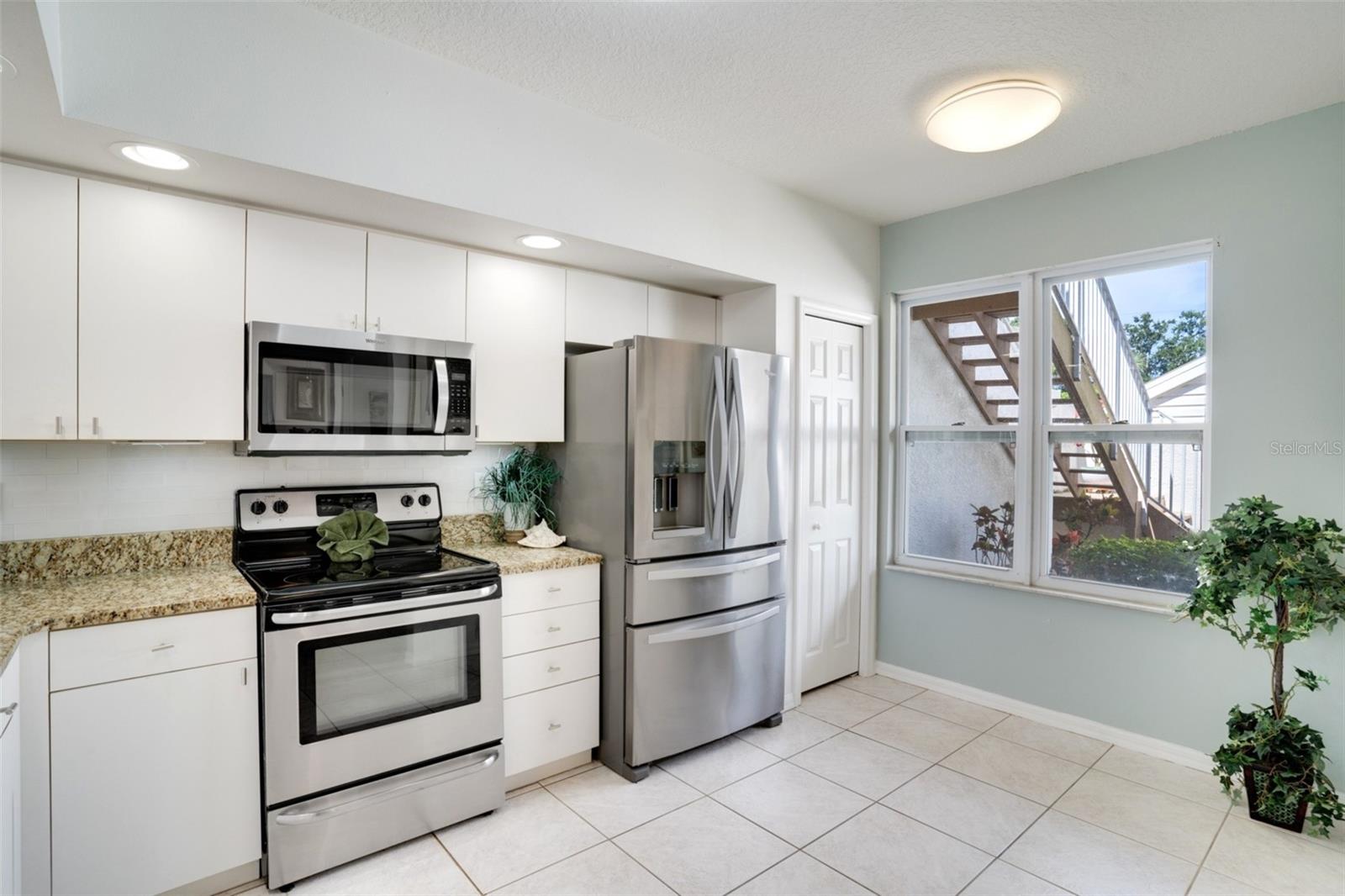 Image 4 of 24 For 1440 Water View Drive W 105