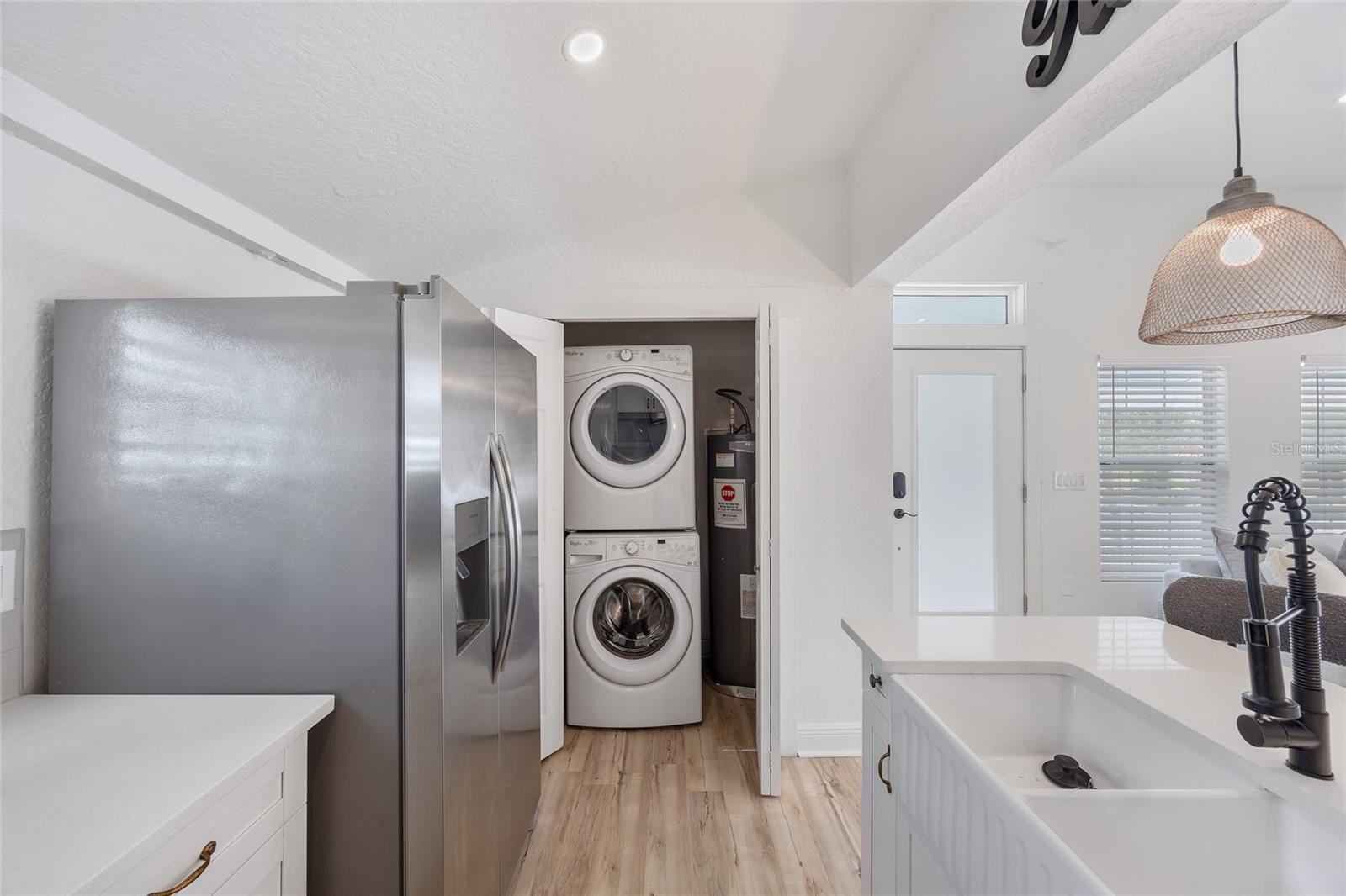 Listing photo id 12 for 800 Genesee Street