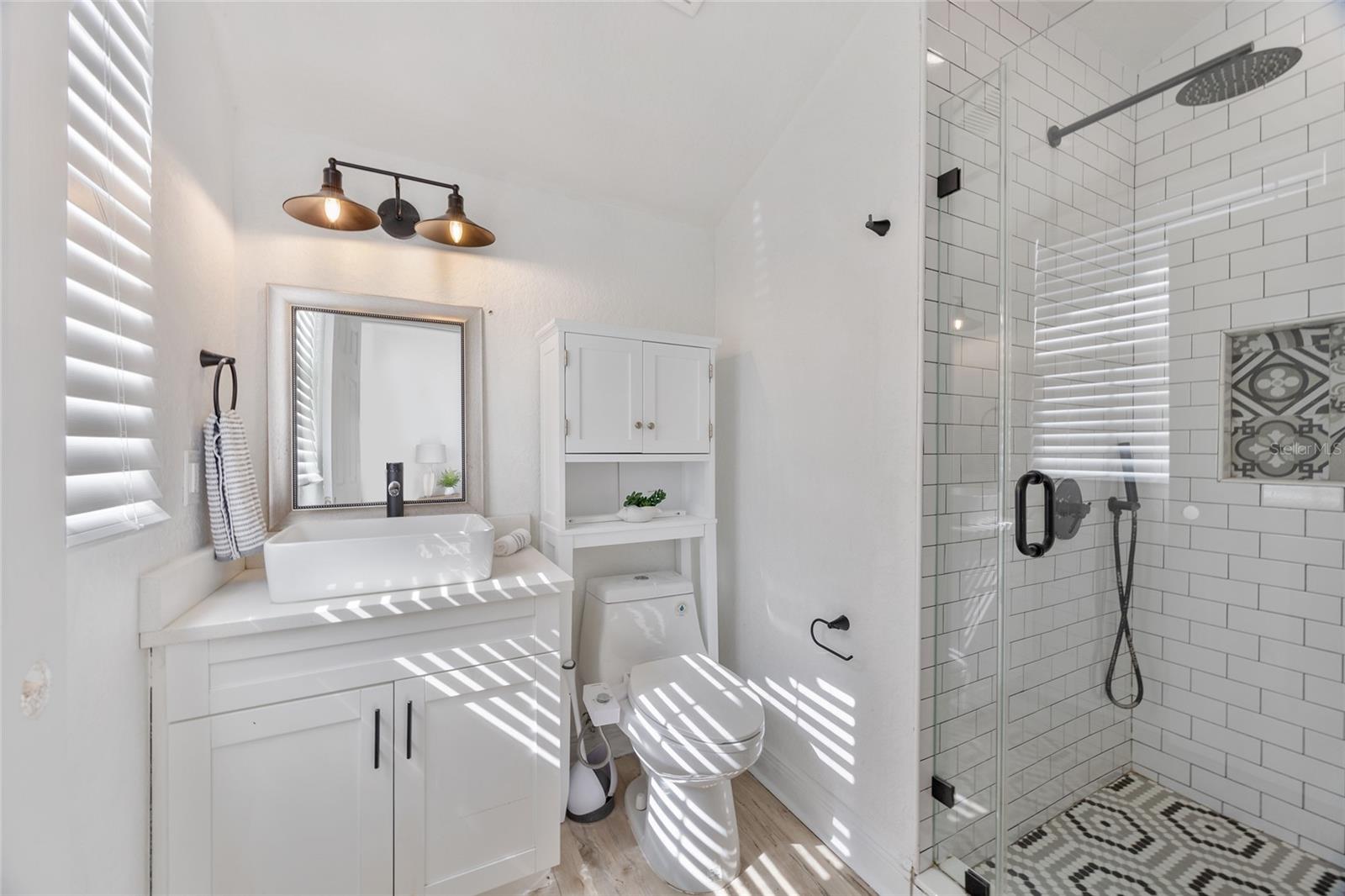 Listing photo id 17 for 800 Genesee Street