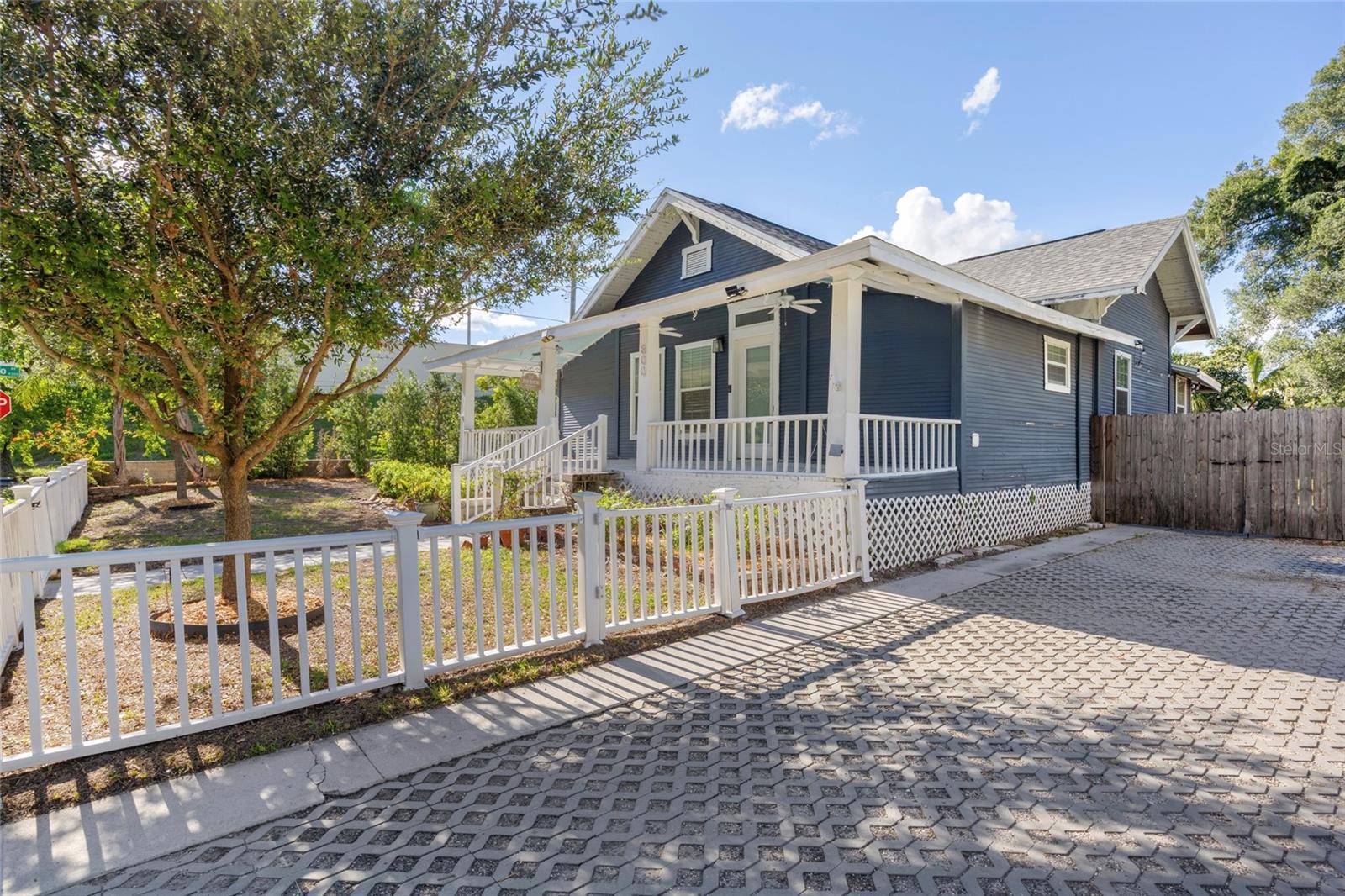 Listing photo id 0 for 800 Genesee Street
