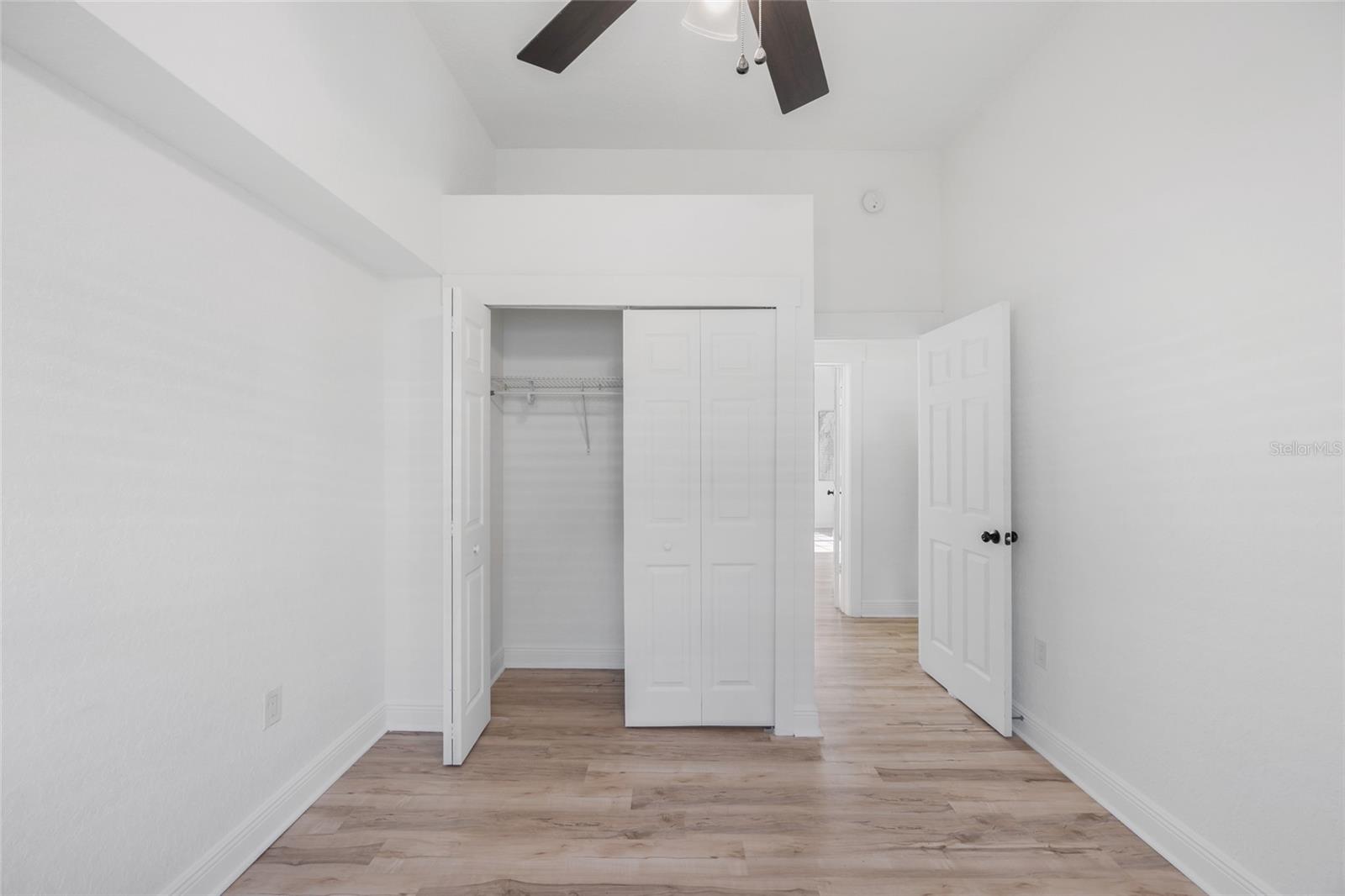 Listing photo id 20 for 800 Genesee Street