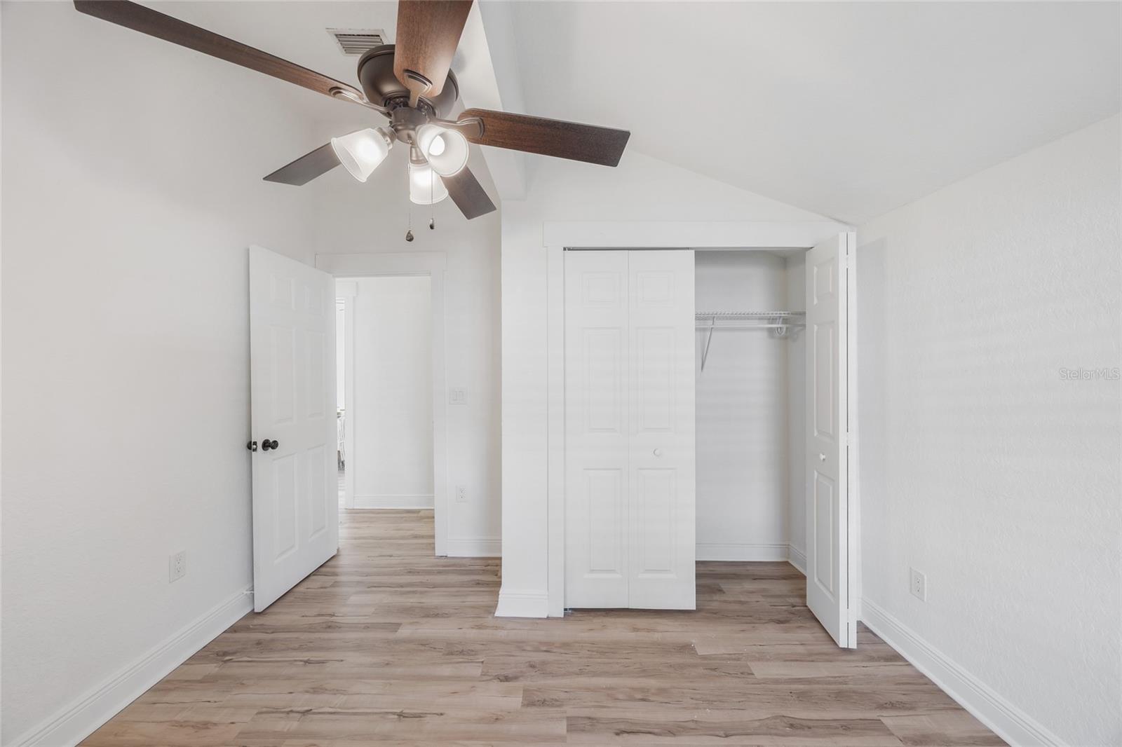 Listing photo id 22 for 800 Genesee Street