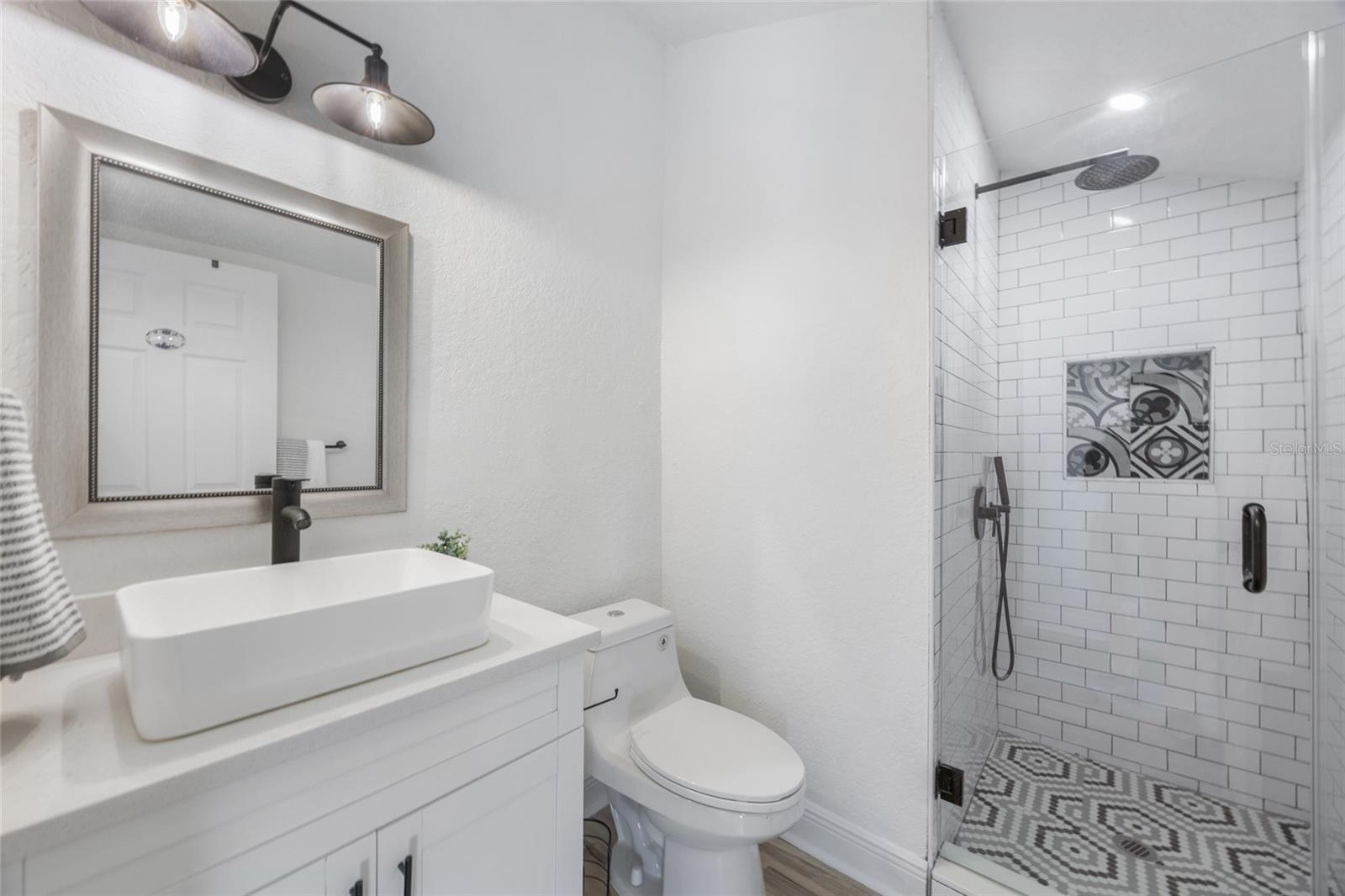 Listing photo id 23 for 800 Genesee Street