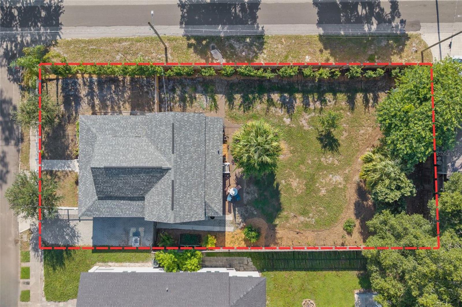 Listing photo id 31 for 800 Genesee Street