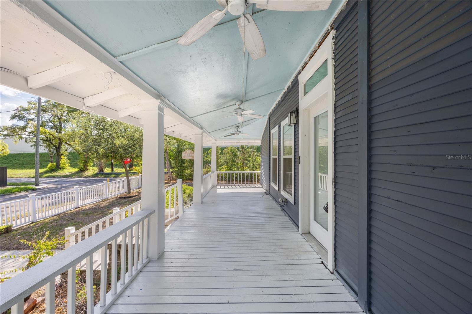 Listing photo id 2 for 800 Genesee Street