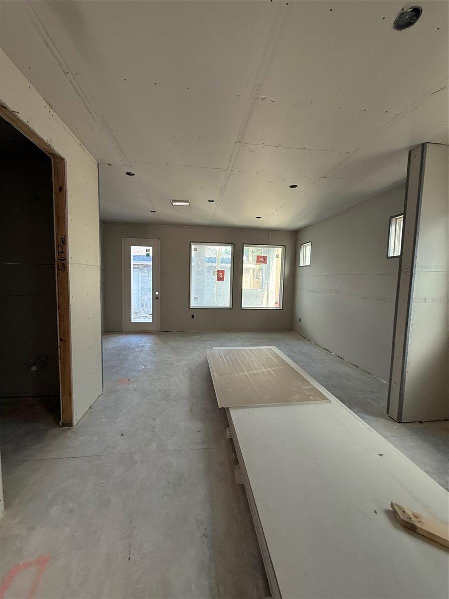 Image 10 of 14 For 112 Melville Avenue 2
