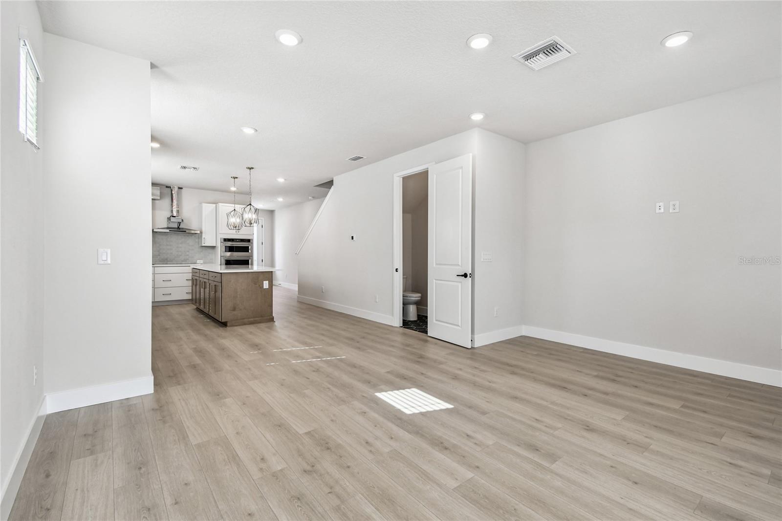 Image 15 of 44 For 112 Melville Avenue 2