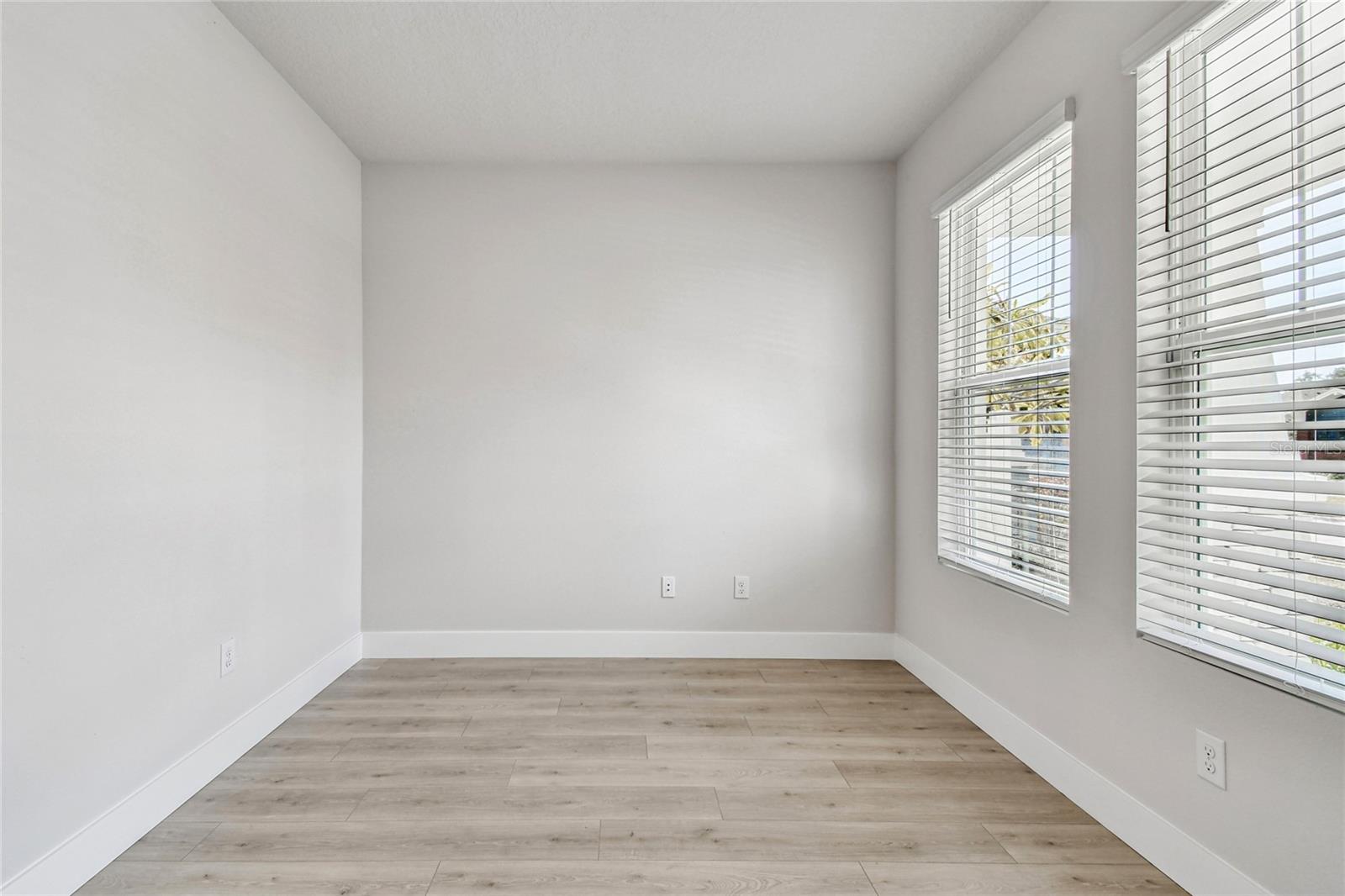 Image 17 of 44 For 112 Melville Avenue 2