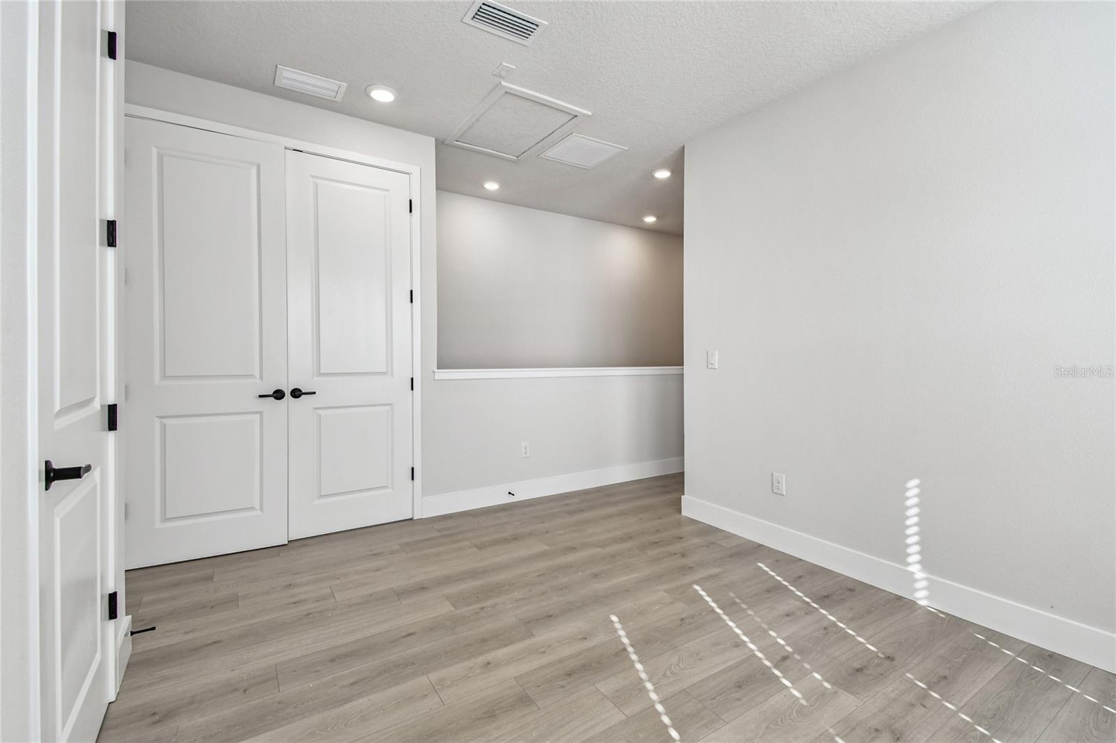 Image 21 of 44 For 112 Melville Avenue 2