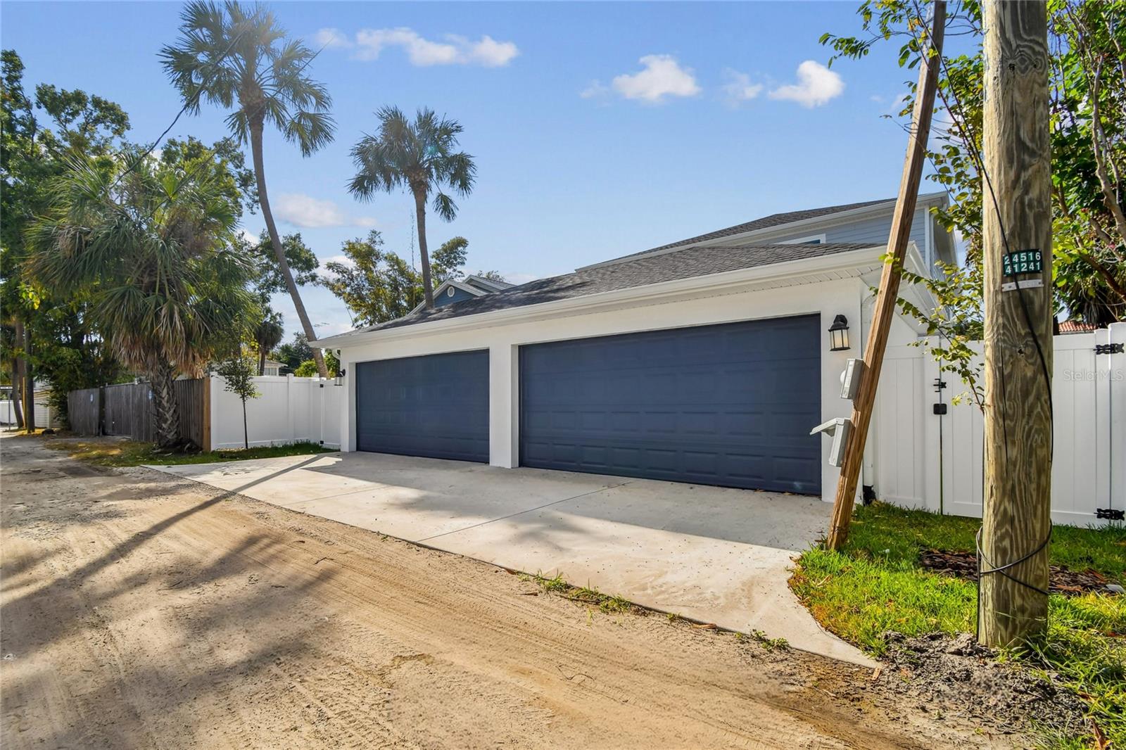 Image 41 of 44 For 112 Melville Avenue 2