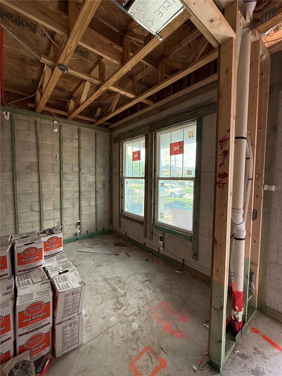 Image 8 of 9 For 112 Melville Avenue 2