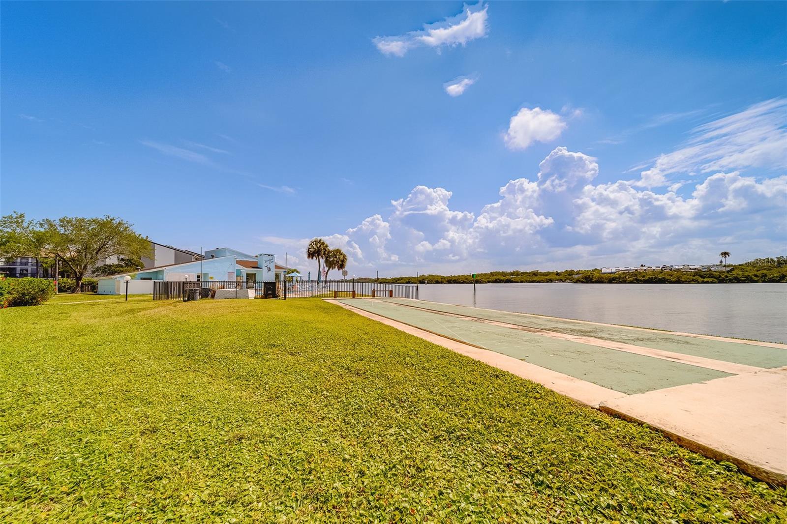 Image 60 of 68 For 1 Windrush Boulevard 28