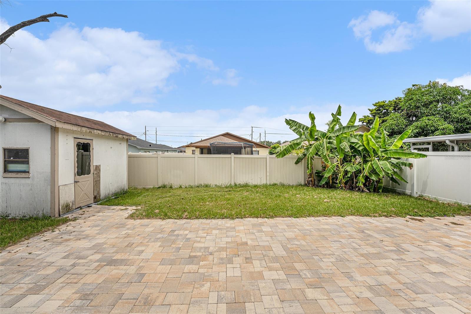 Listing photo id 30 for 7012 Hubert Avenue