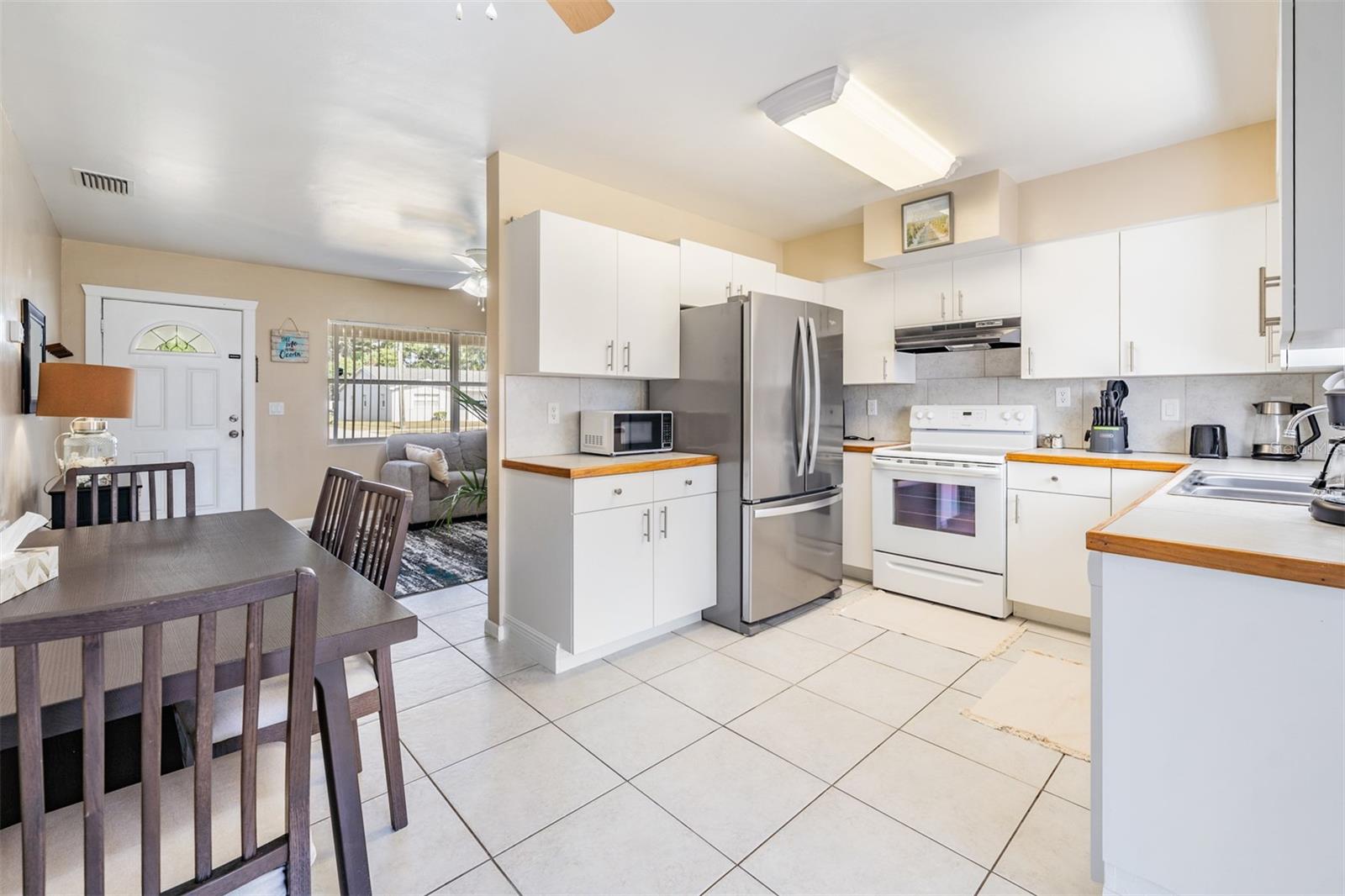 Image 11 of 31 For 1649 Gladys Street