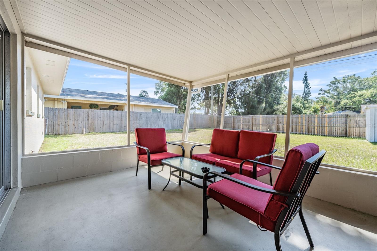 Image 22 of 31 For 1649 Gladys Street