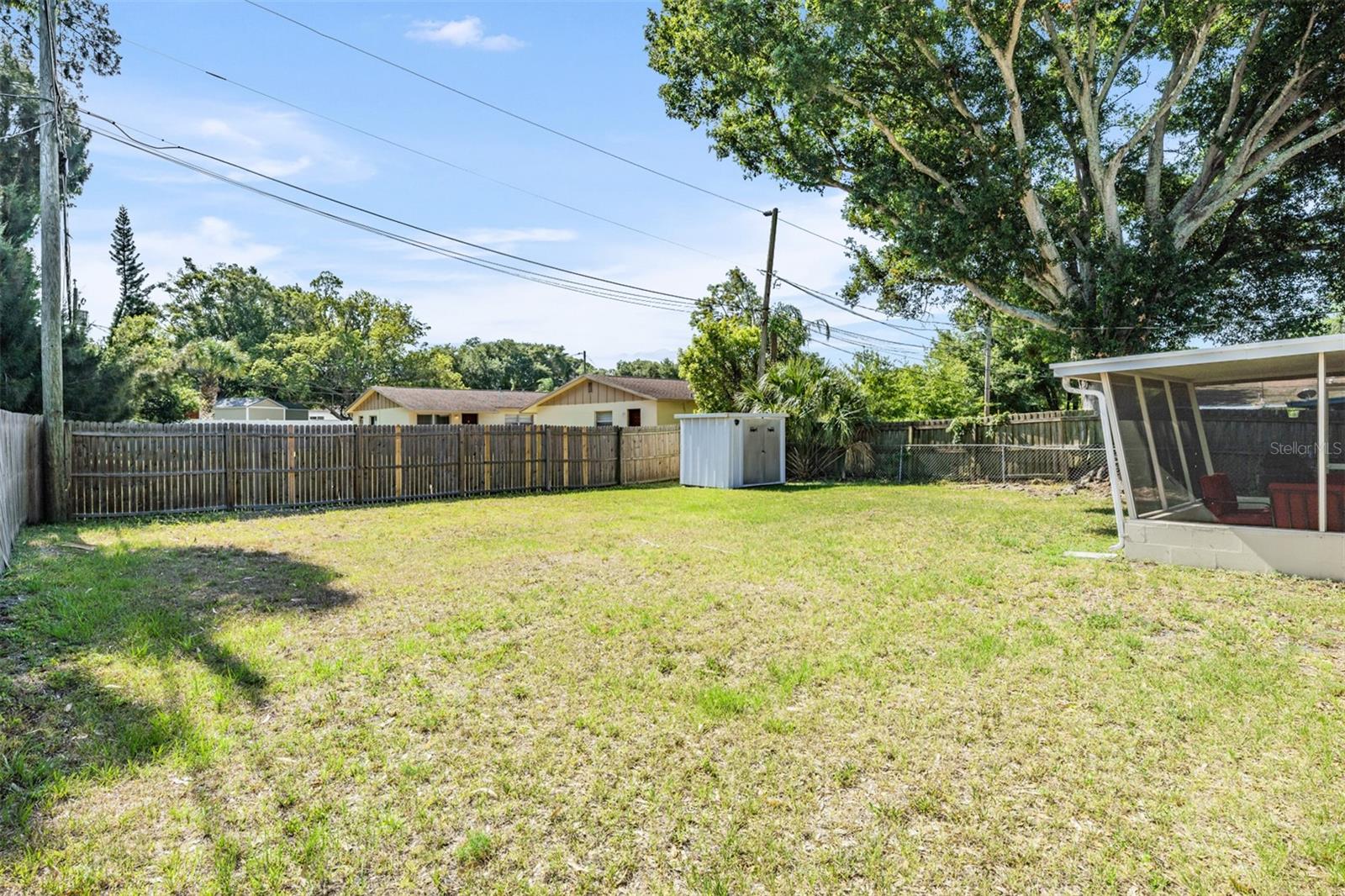 Image 25 of 31 For 1649 Gladys Street