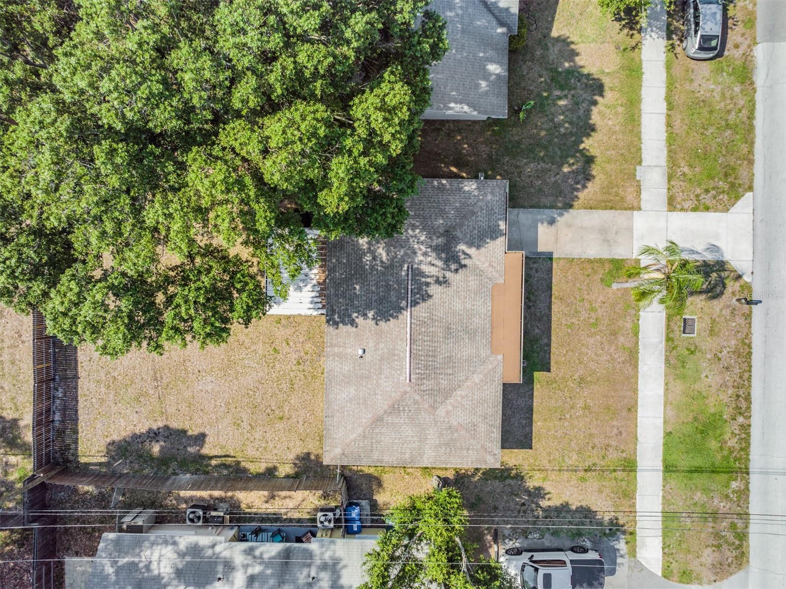 Image 28 of 31 For 1649 Gladys Street