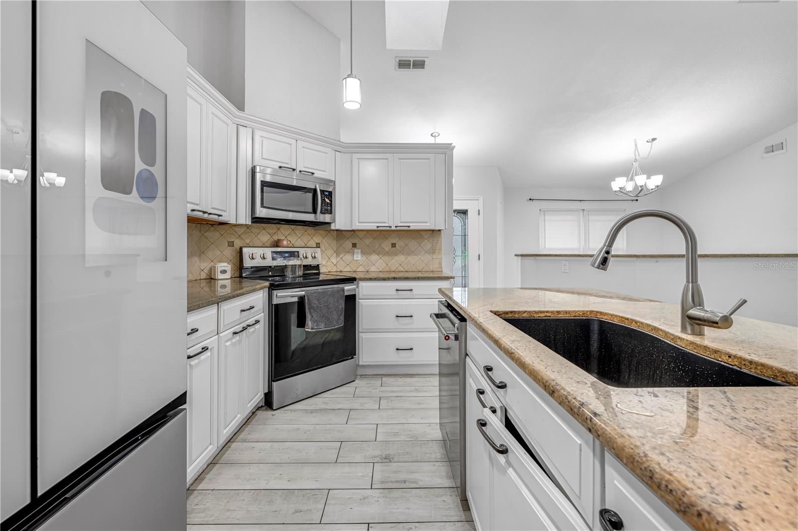 Image 15 of 52 For 15059 Woodbury Road