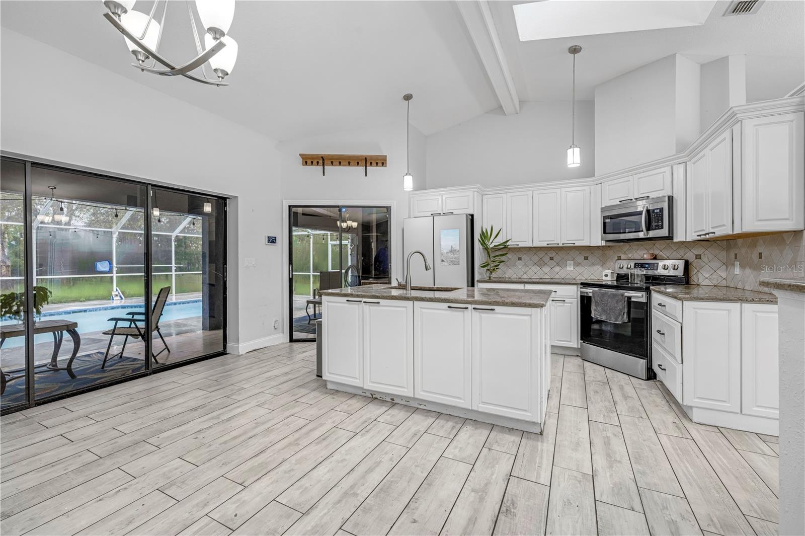 Image 17 of 52 For 15059 Woodbury Road