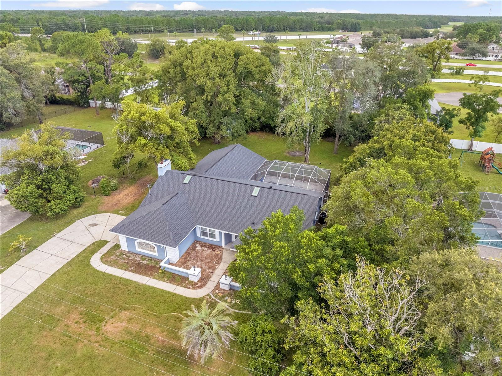 Image 3 of 52 For 15059 Woodbury Road