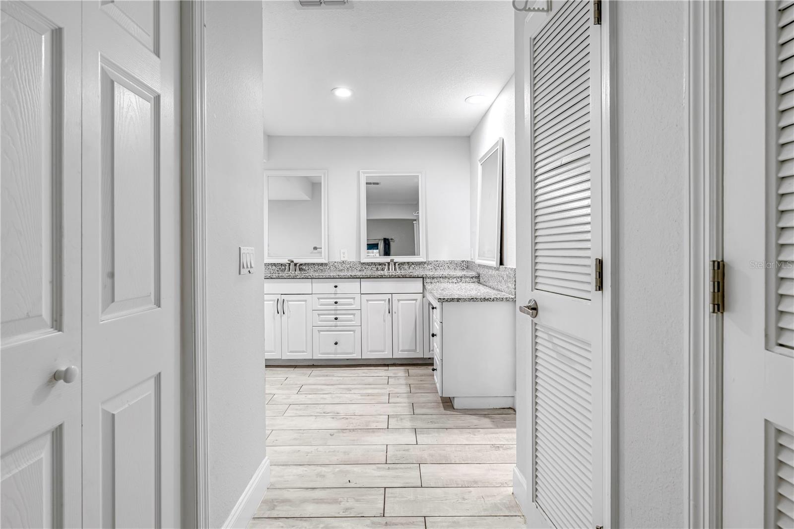 Image 31 of 52 For 15059 Woodbury Road
