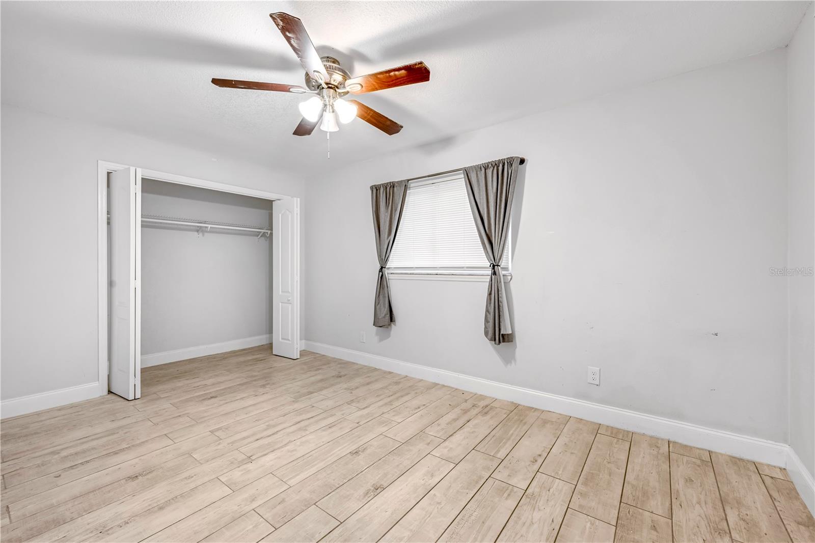 Image 39 of 52 For 15059 Woodbury Road