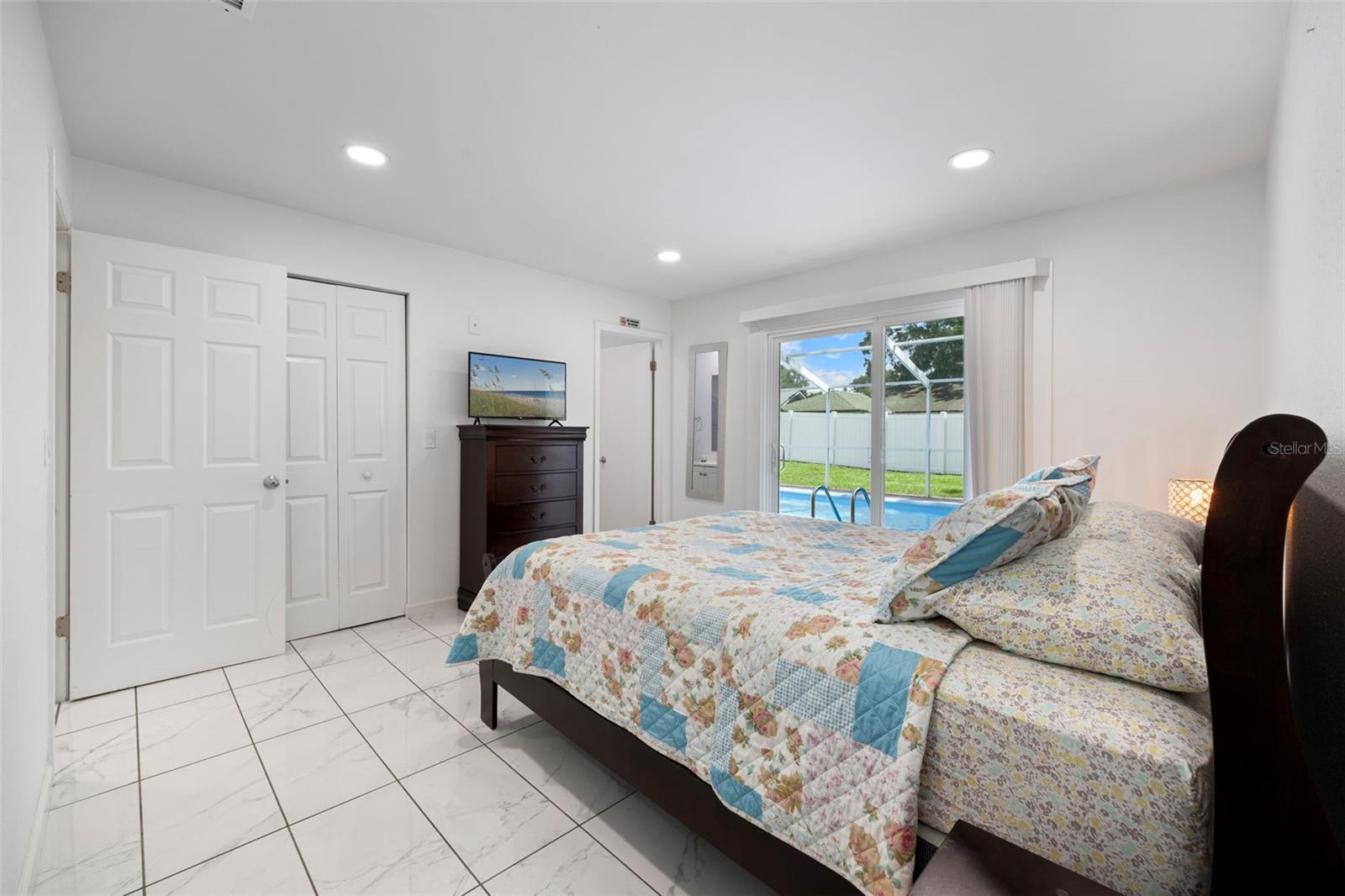 Image 21 of 35 For 712 Gateway Lane