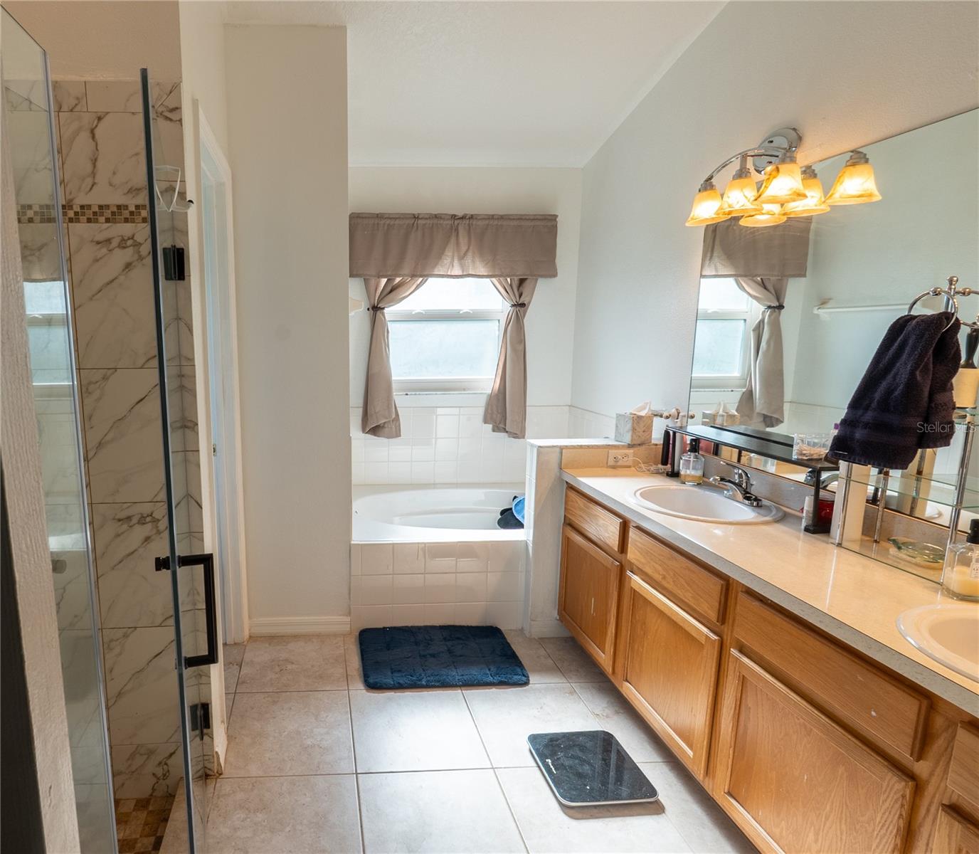 Image 18 of 25 For 14734 Lady Victoria Boulevard