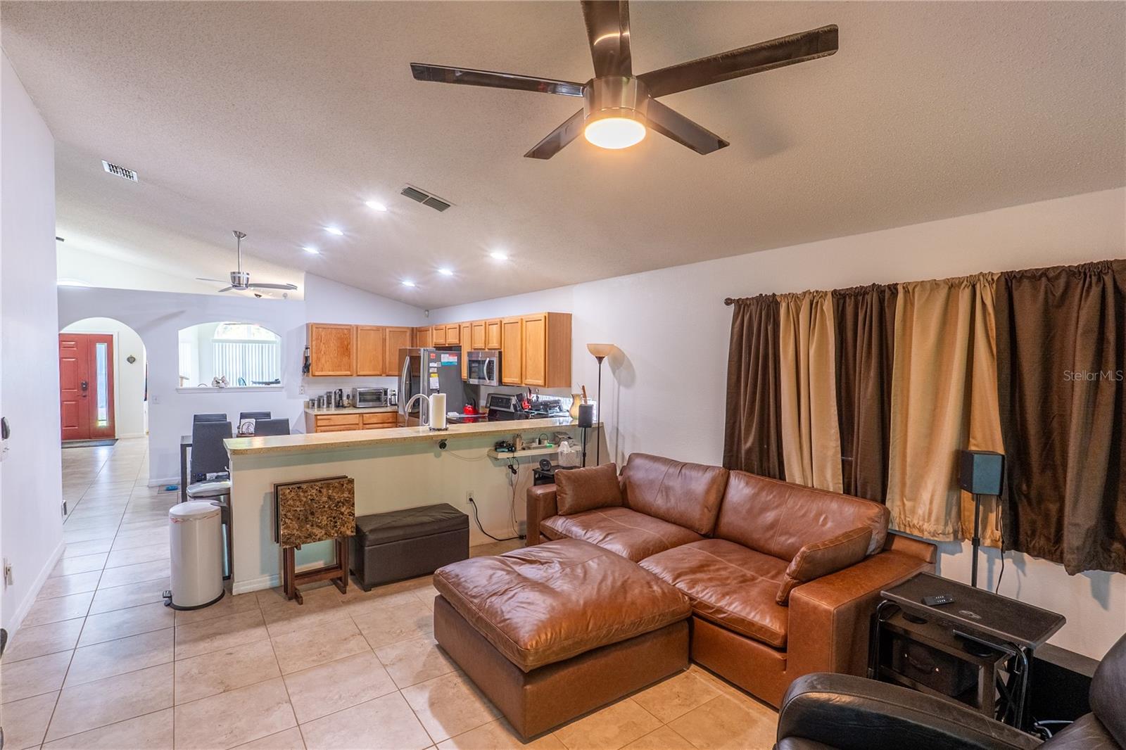 Image 7 of 25 For 14734 Lady Victoria Boulevard