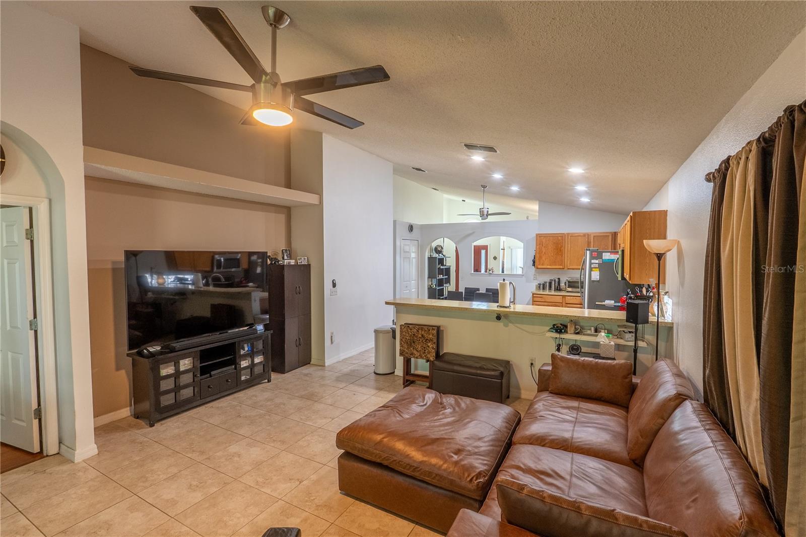 Image 8 of 25 For 14734 Lady Victoria Boulevard