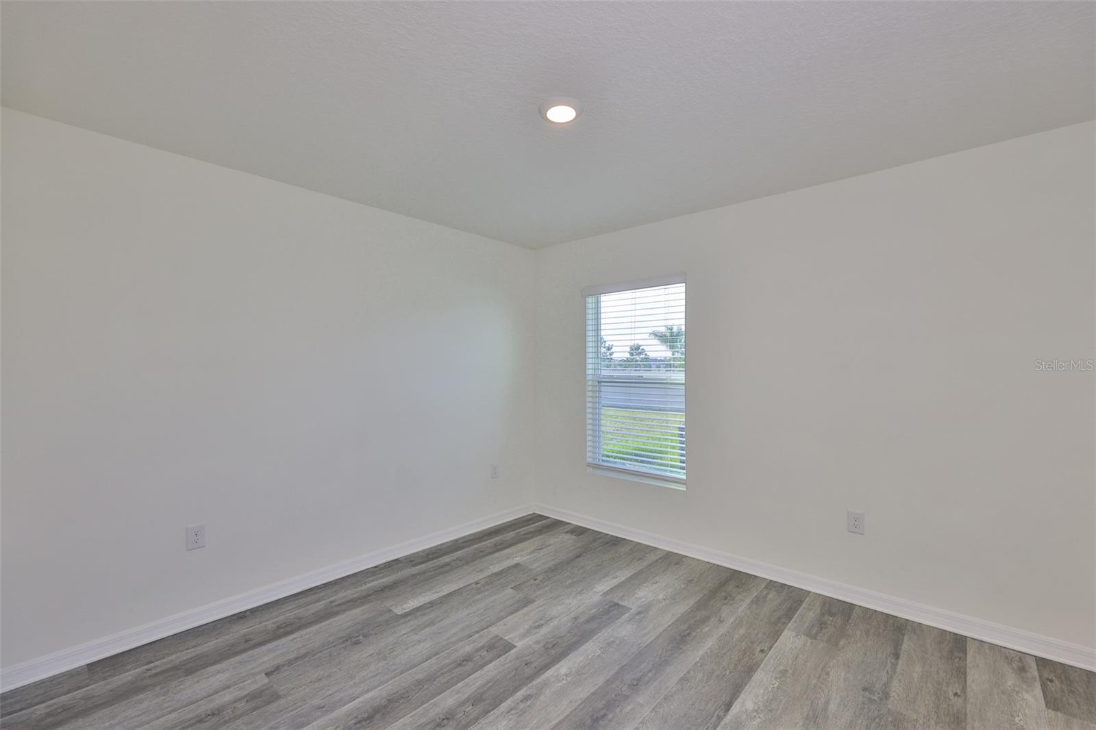 Image 18 of 42 For 12159 Kingsley Trail