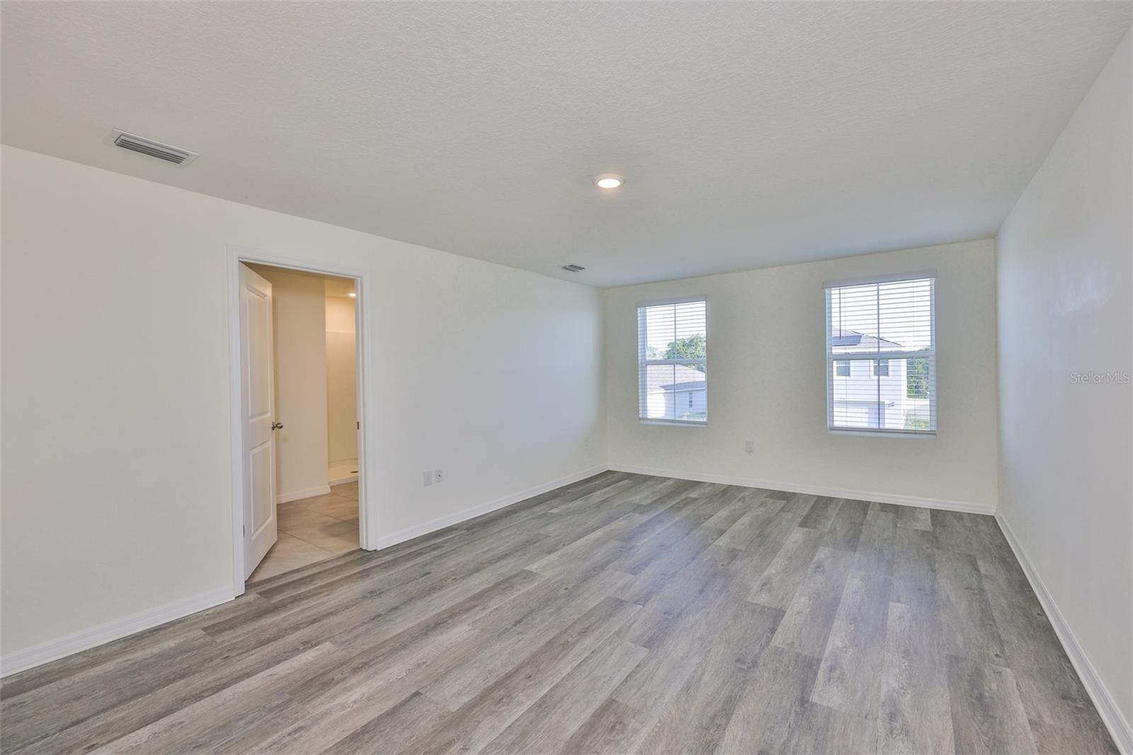 Image 22 of 42 For 12159 Kingsley Trail