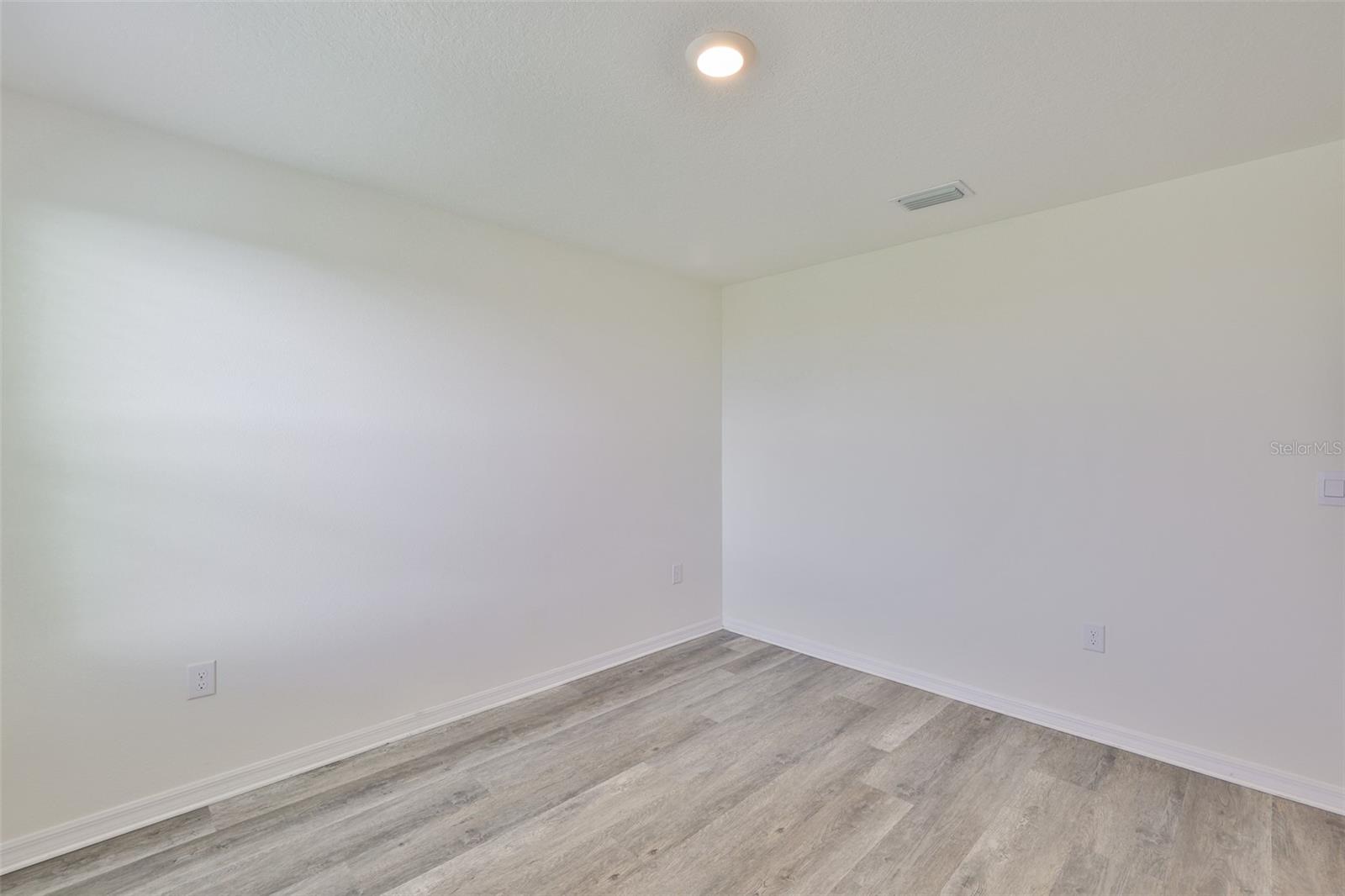 Image 28 of 42 For 12159 Kingsley Trail