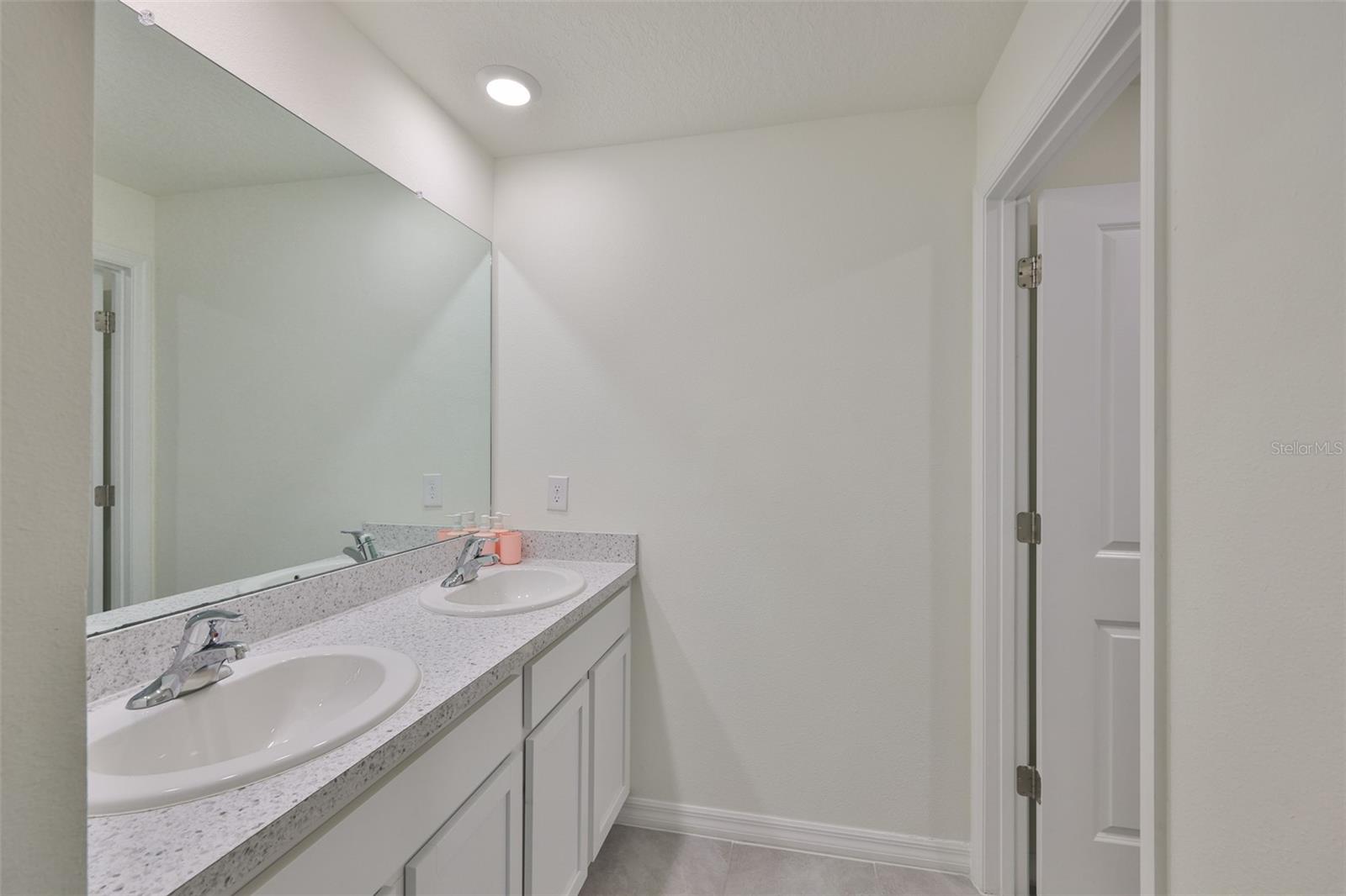 Image 31 of 42 For 12159 Kingsley Trail