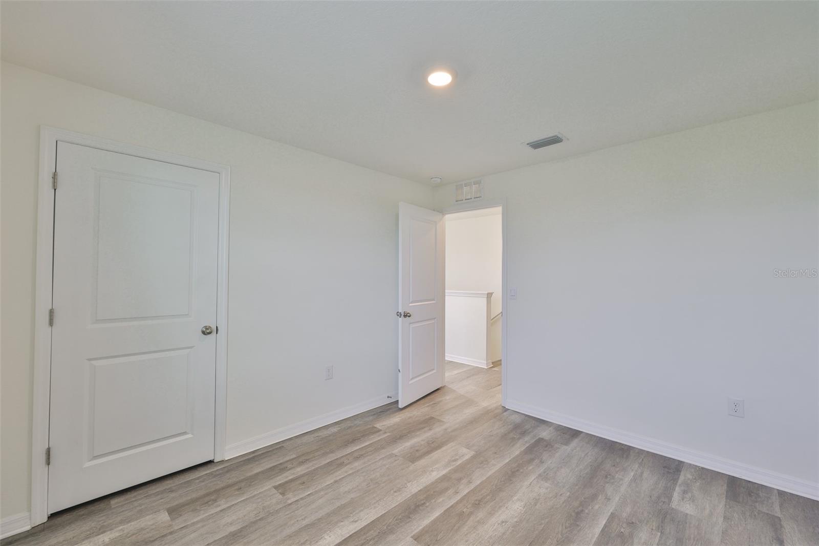 Image 33 of 42 For 12159 Kingsley Trail