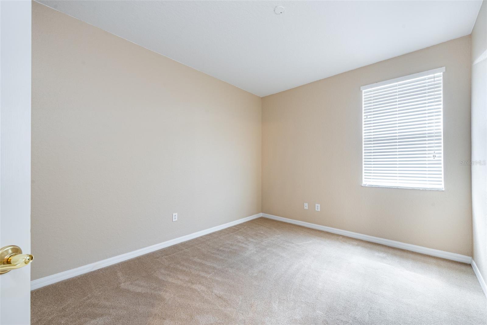 Image 15 of 21 For 1427 Summergate Drive