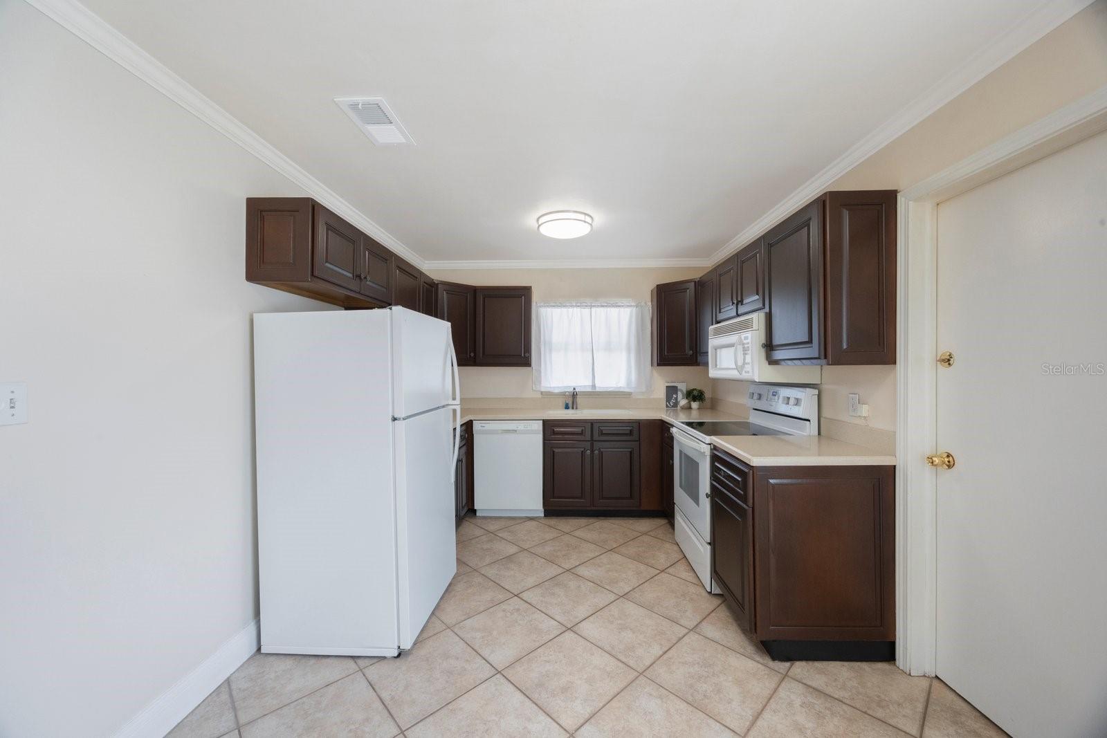 Image 10 of 33 For 722 86th Avenue N