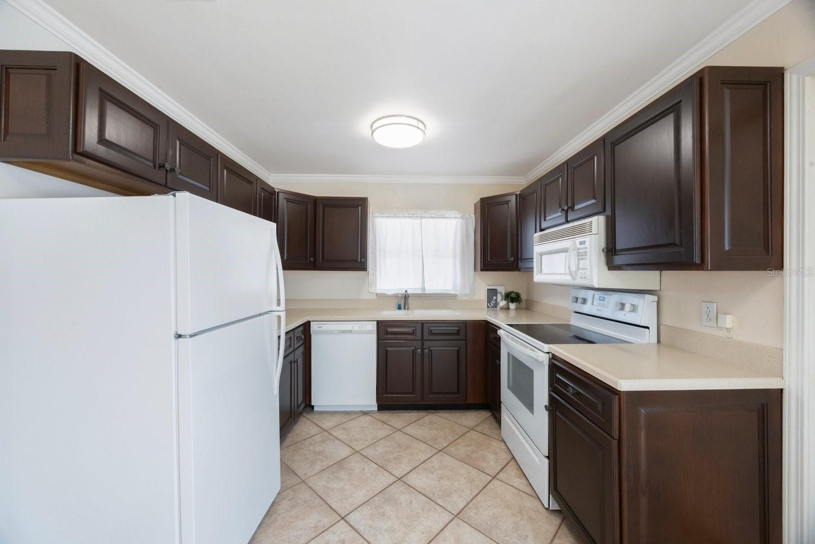 Image 11 of 33 For 722 86th Avenue N